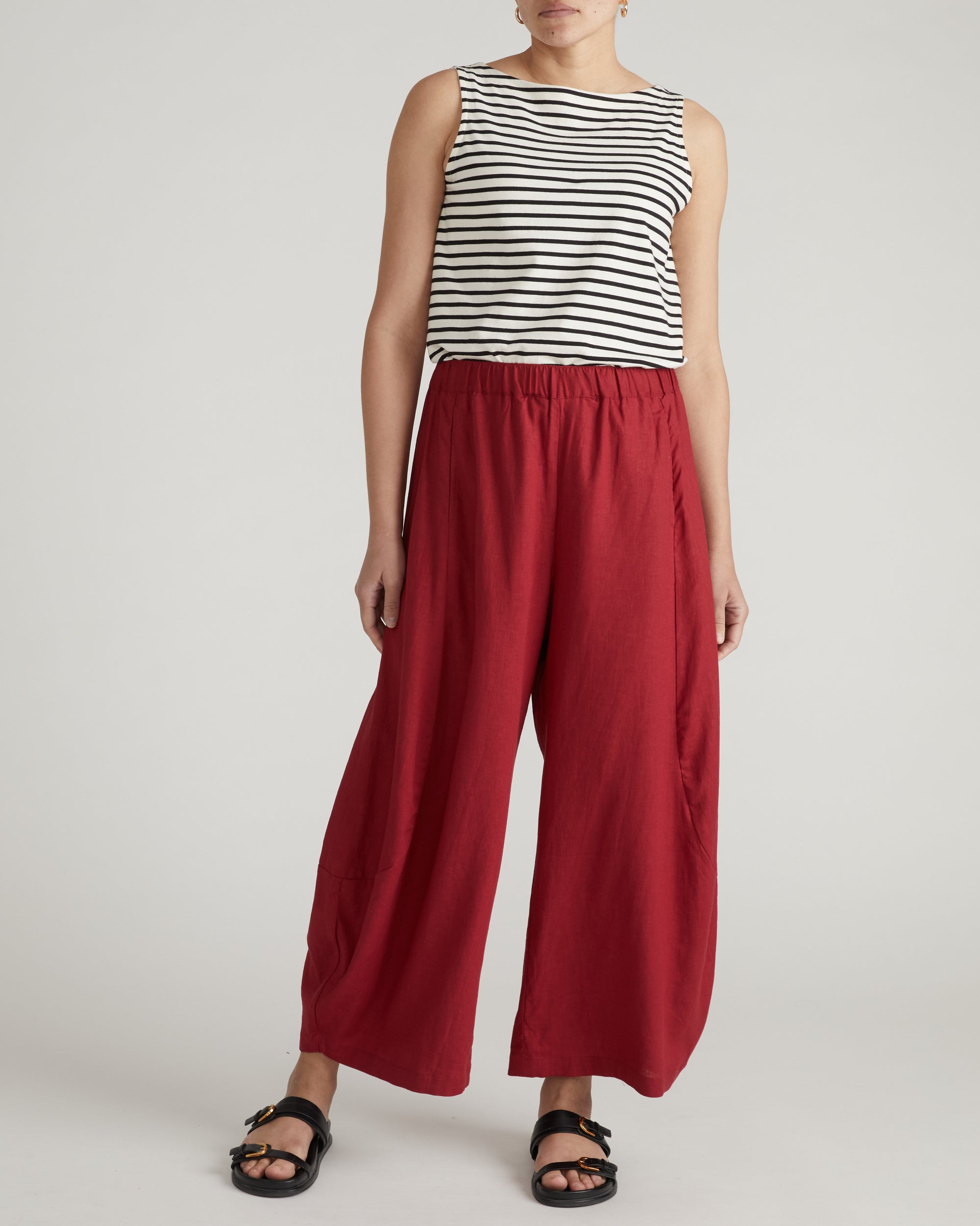 Cosma Barrel Leg Linen Blend Pants - Vibrant Red | Plus Size & Straight Size Women's Fashion | Universal Standard