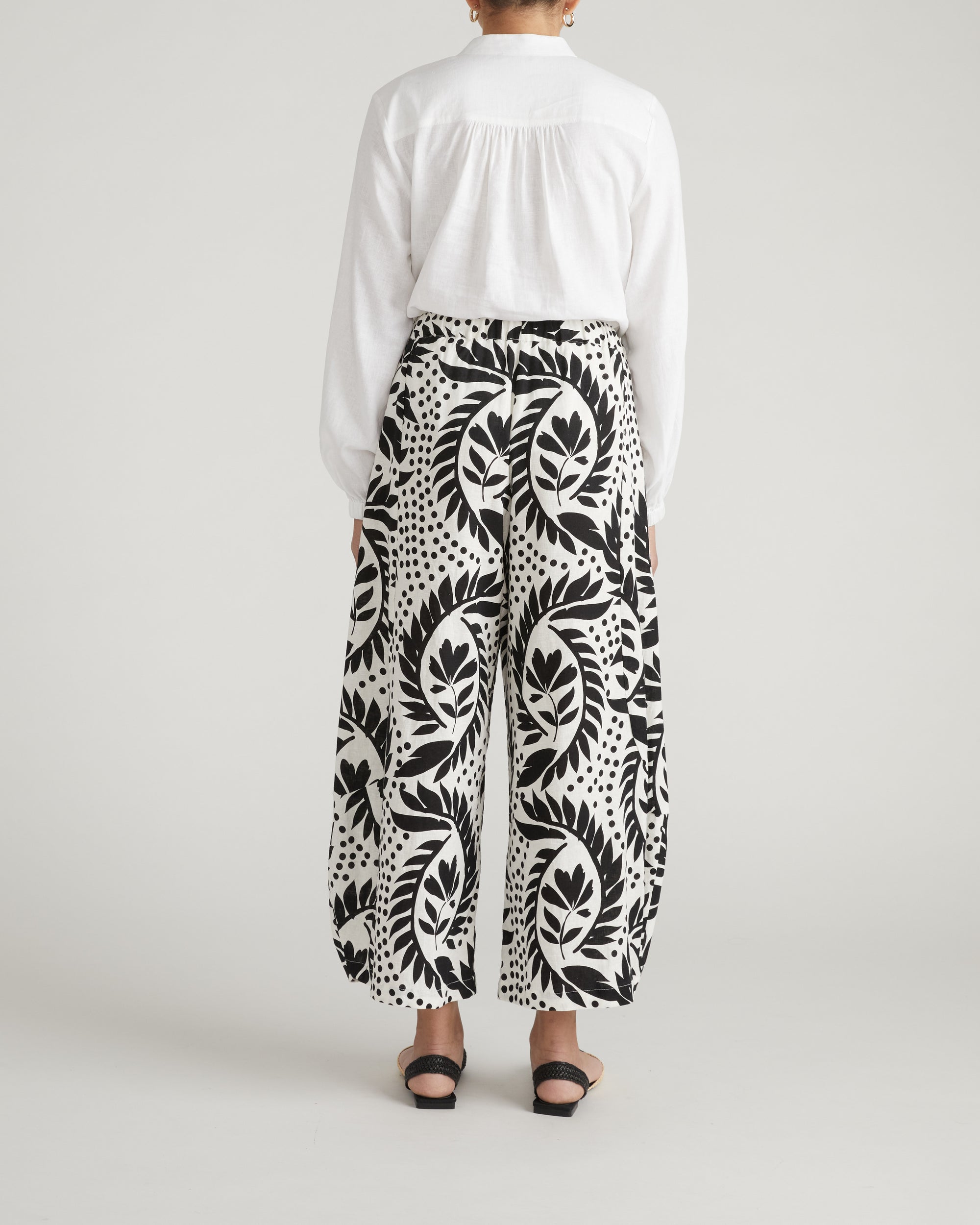 Cosma Barrel Leg Linen Pants - Vine Print | Plus Size & Straight Size Women's Fashion | Universal Standard