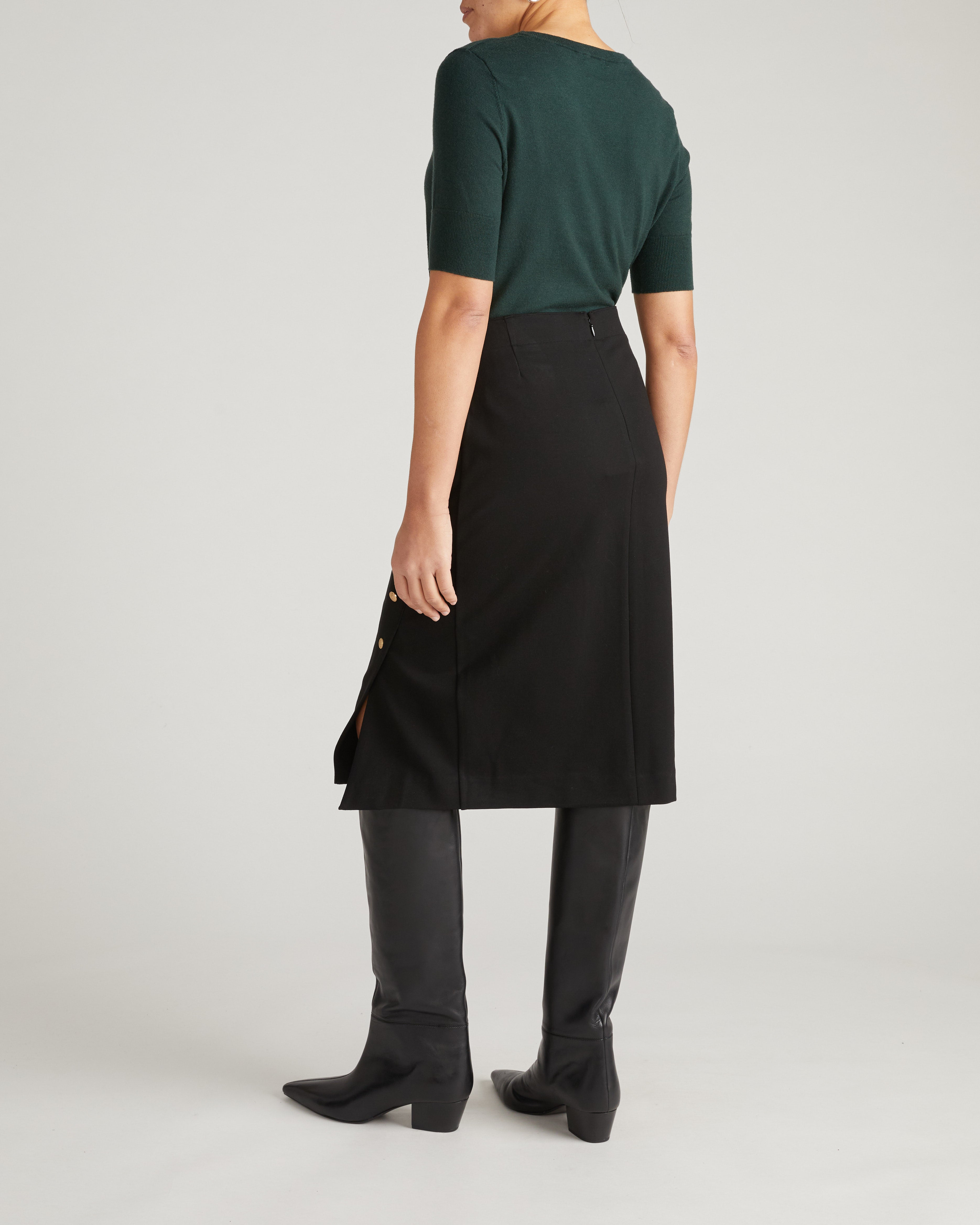 Anya Ponte Skirt - Black with Gold Buttons – Universal Standard