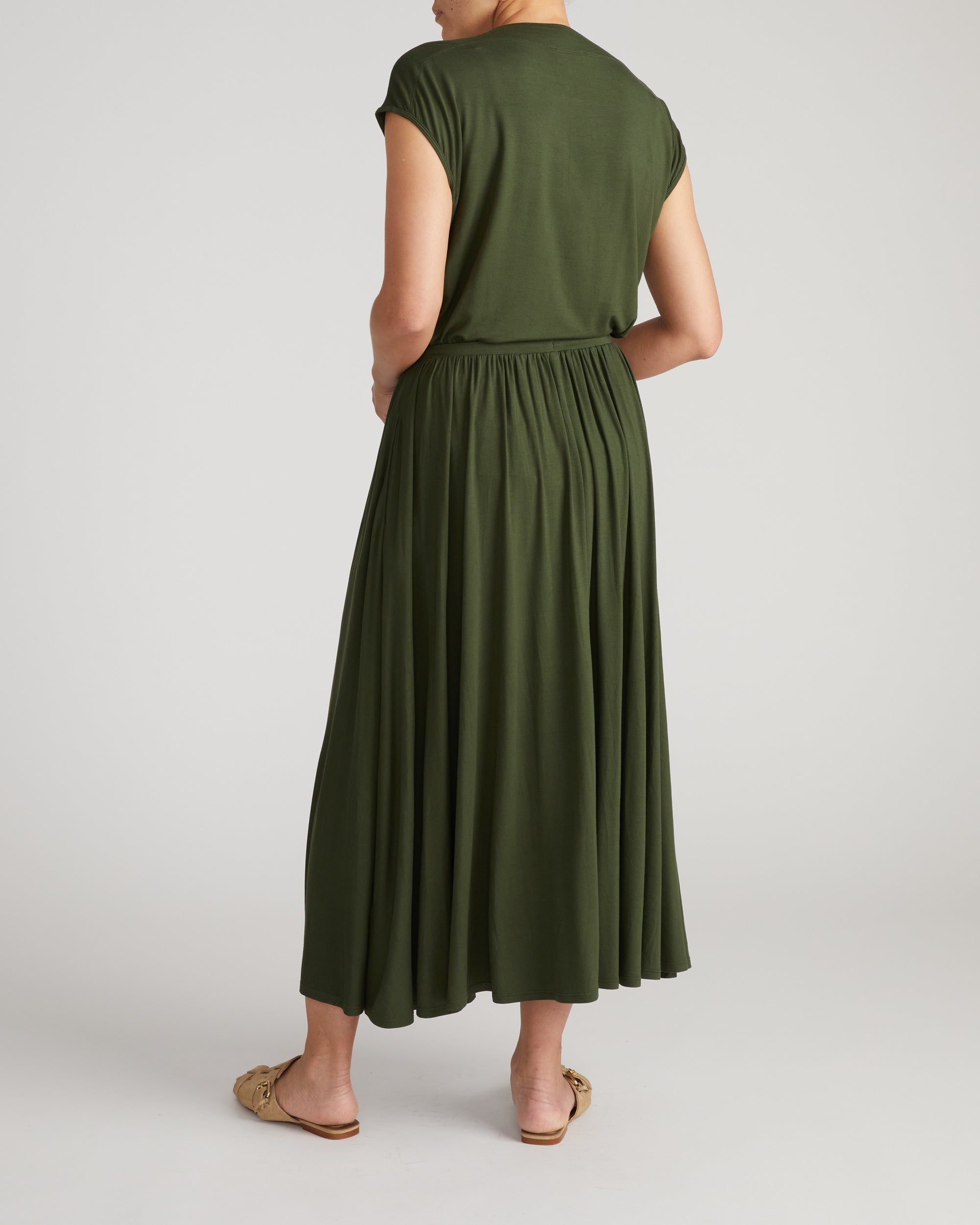 Tessa Liquid Jersey Skirt - Coratina Green | Plus Size & Straight Size Women's Fashion | Universal Standard