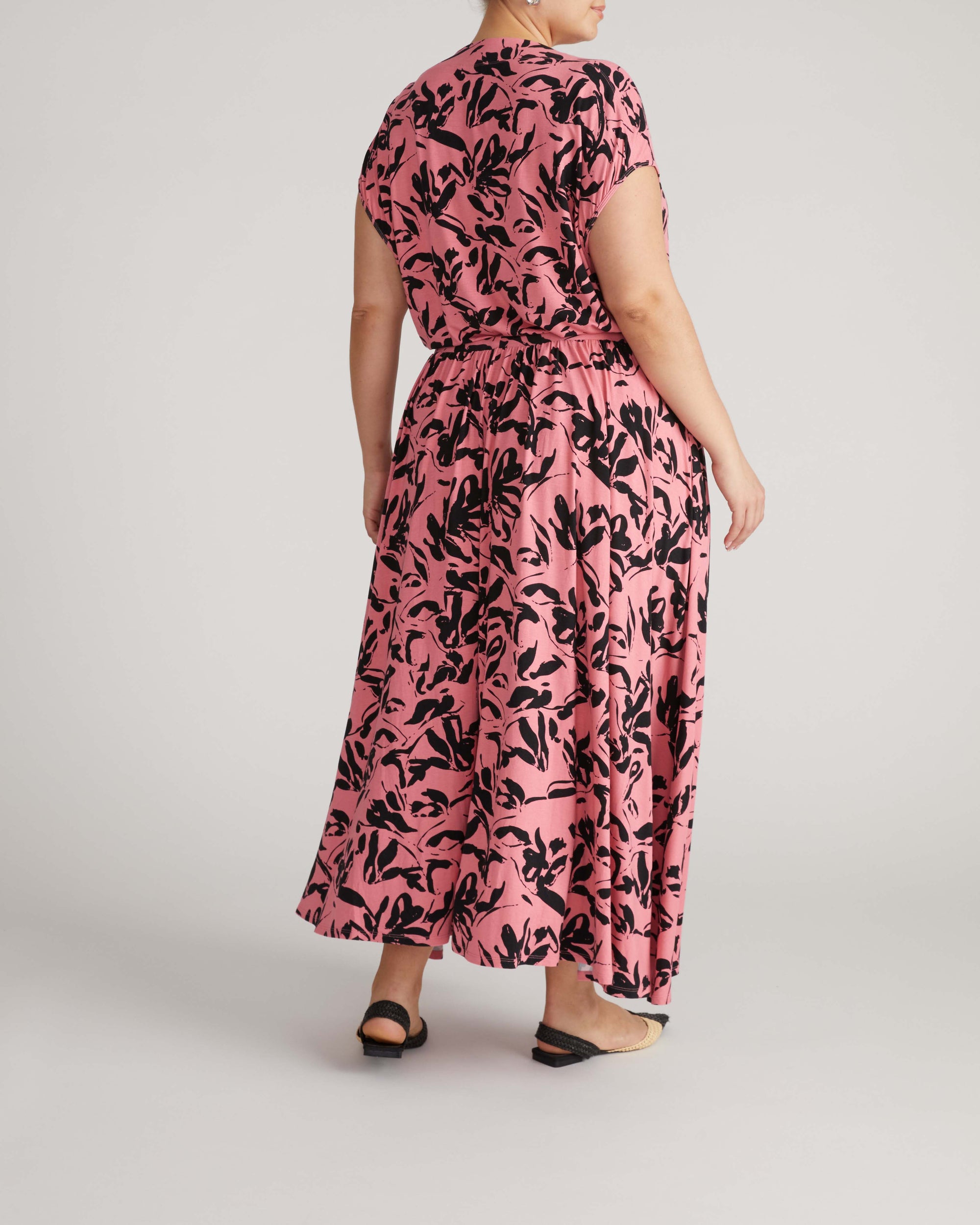Tessa Liquid Jersey Skirt - Pink Sgraffito Print | Plus Size & Straight Size Women's Fashion | Universal Standard