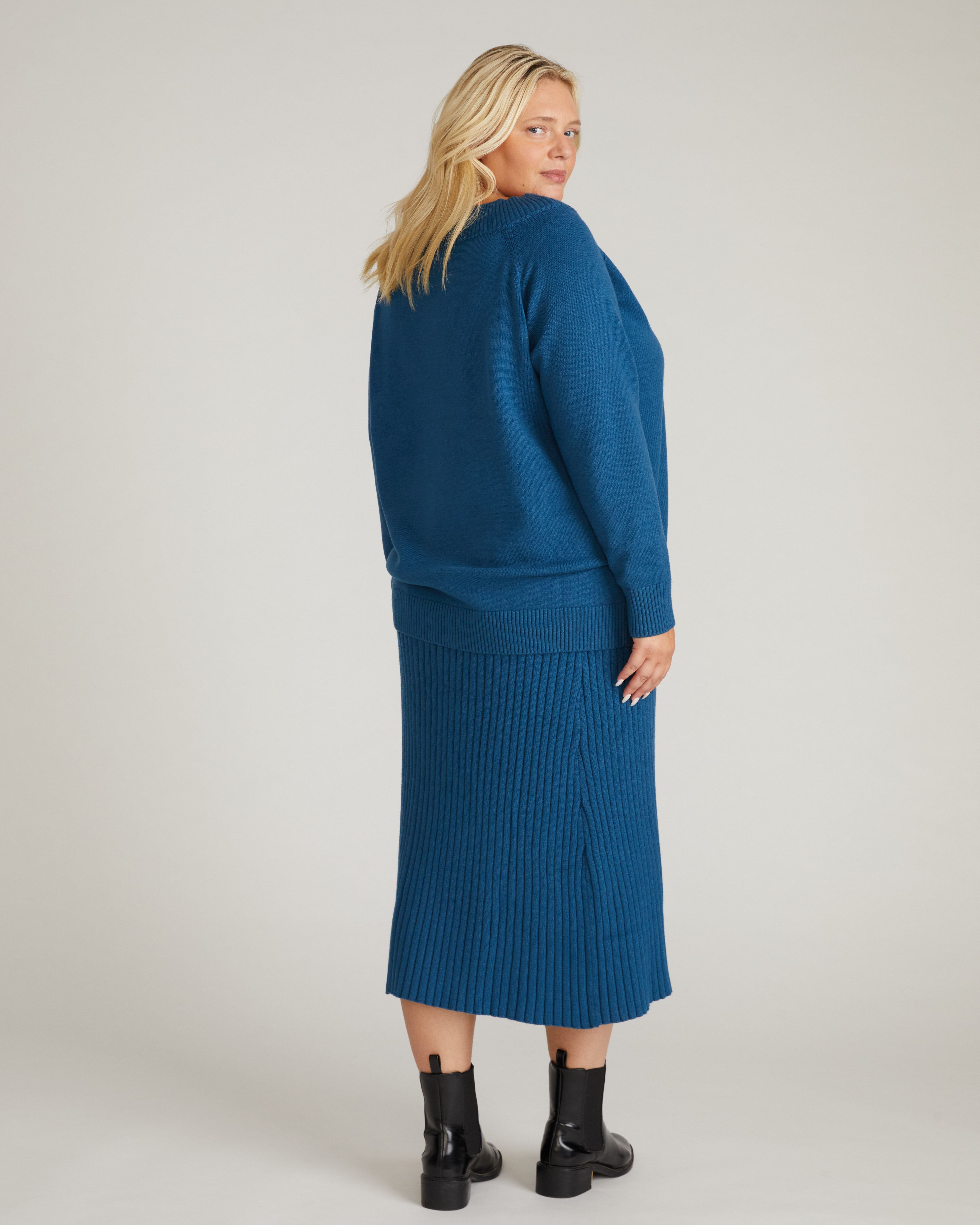 Noomi Cold Shoulder Sweater - Deep Teal – Universal Standard