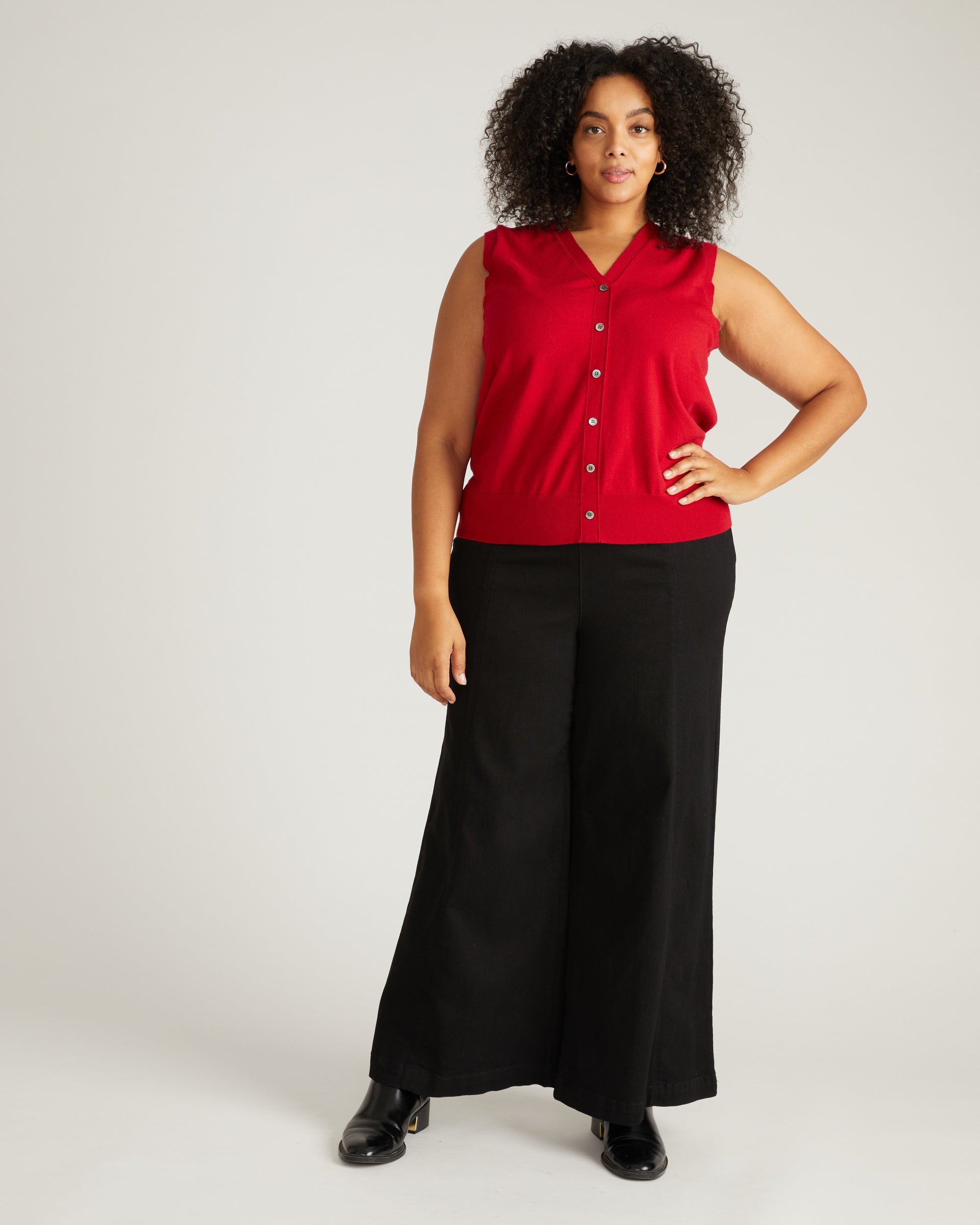 Savvy Fine Knit Cardigan Vest - Carmine