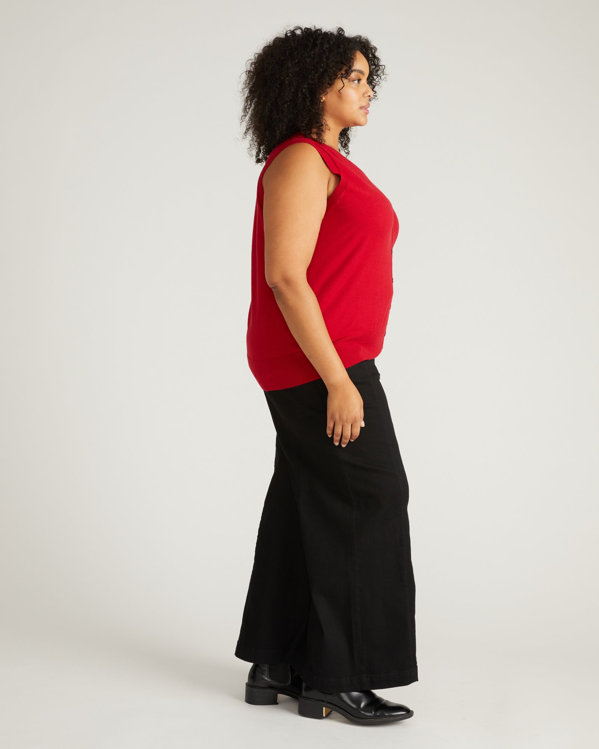 Savvy Fine Knit Cardigan Vest - Carmine