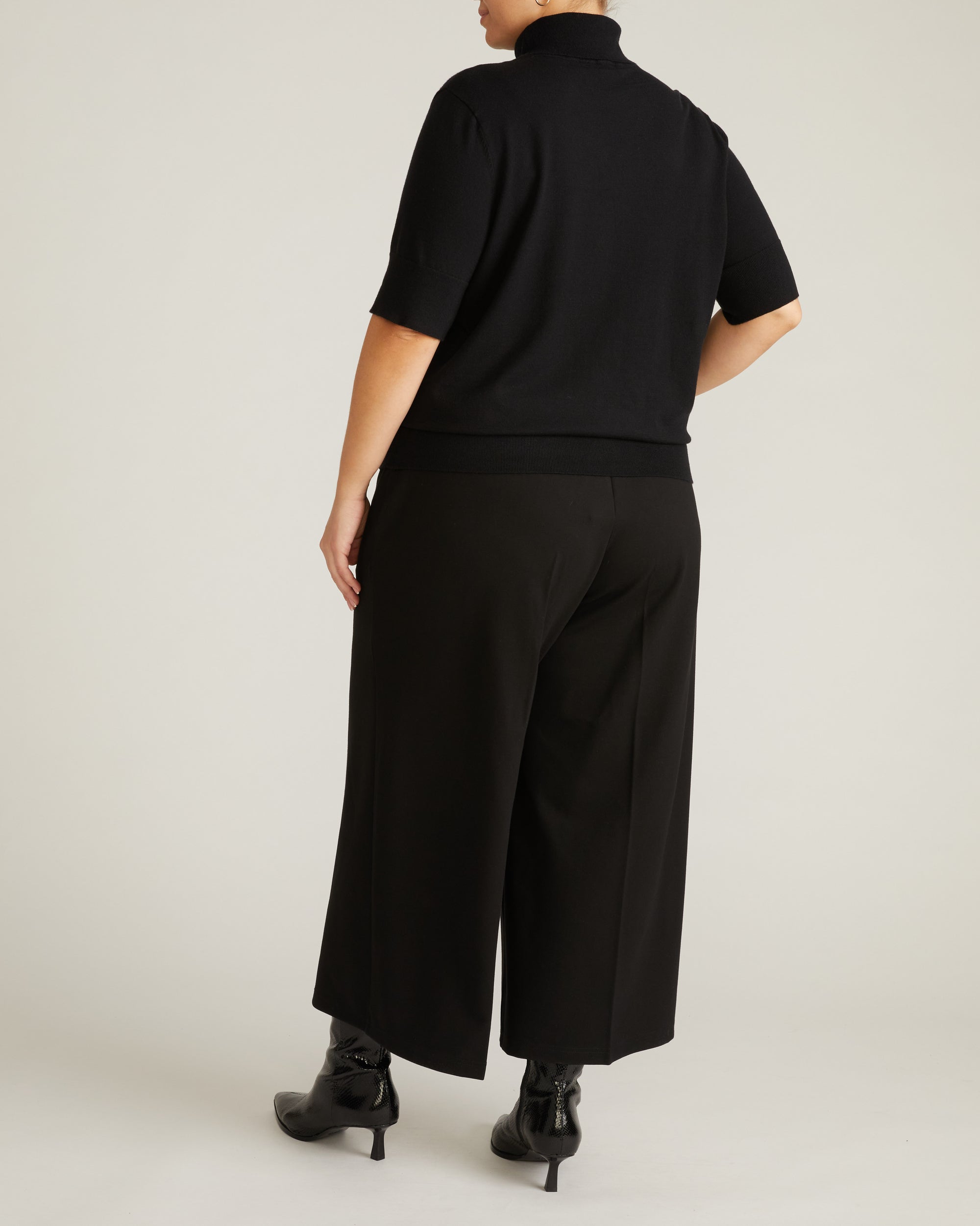 Savvy Fine Knit Turtleneck Sweater Top - Black | Plus Size & Straight Size Women's Fashion | Universal Standard
