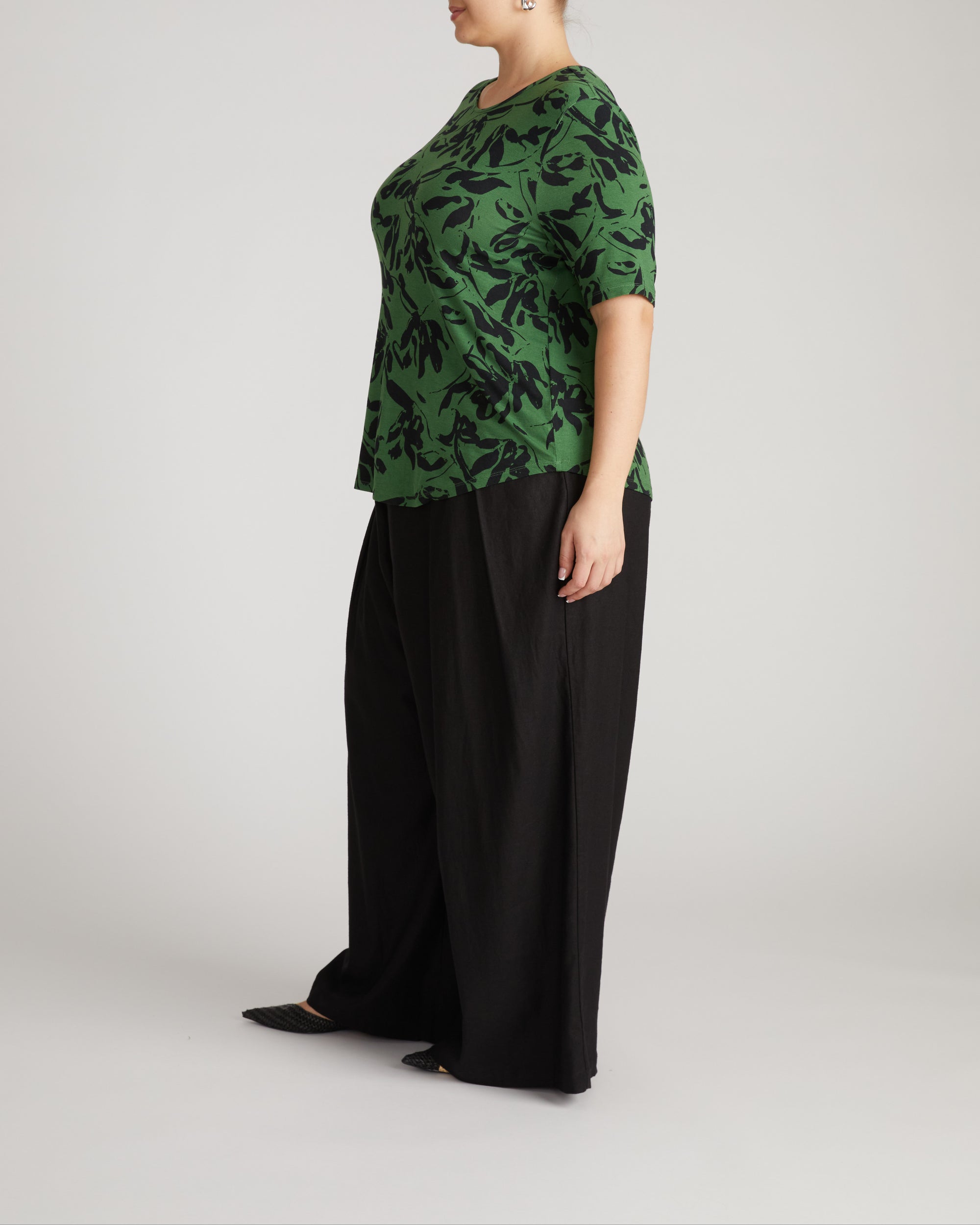 Lily Liquid Jersey Crew Neck Stovepipe Tee - Green Sgrafitto Print | Plus Size & Straight Size Women's Fashion | Universal Standard