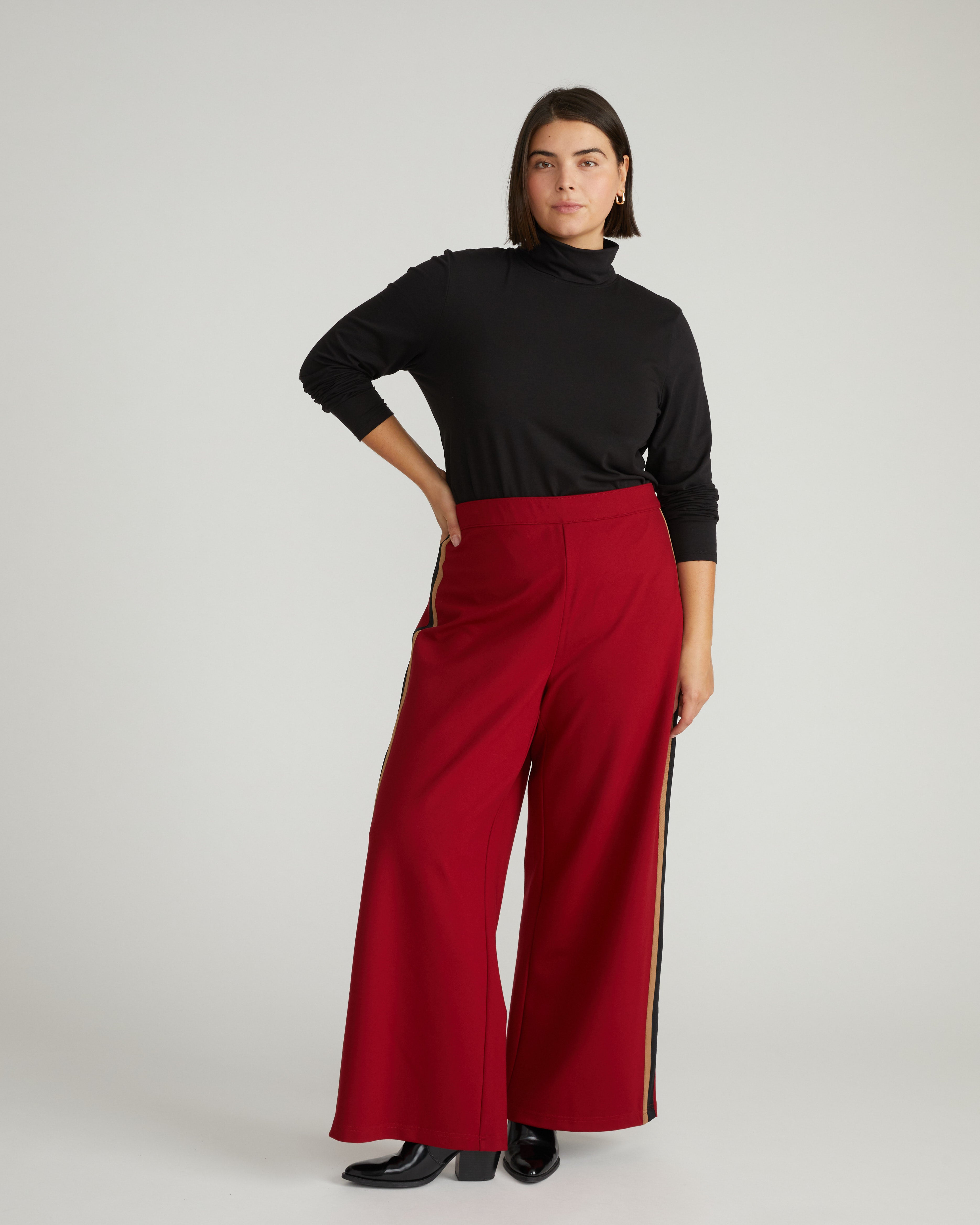 Close Fit Turtleneck - Black | Plus Size & Straight Size Women's Fashion | Universal Standard