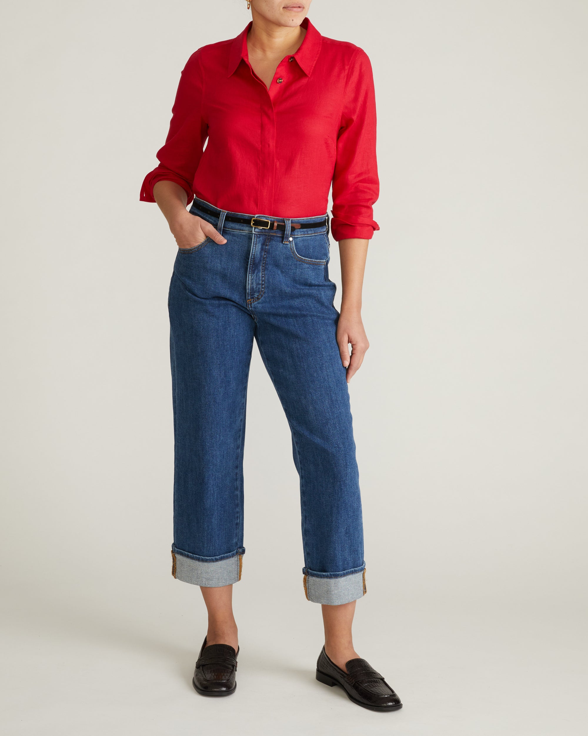 Woman wearing Elbe Stretch Linen Shirt - Brilliant Red from Universal Standard