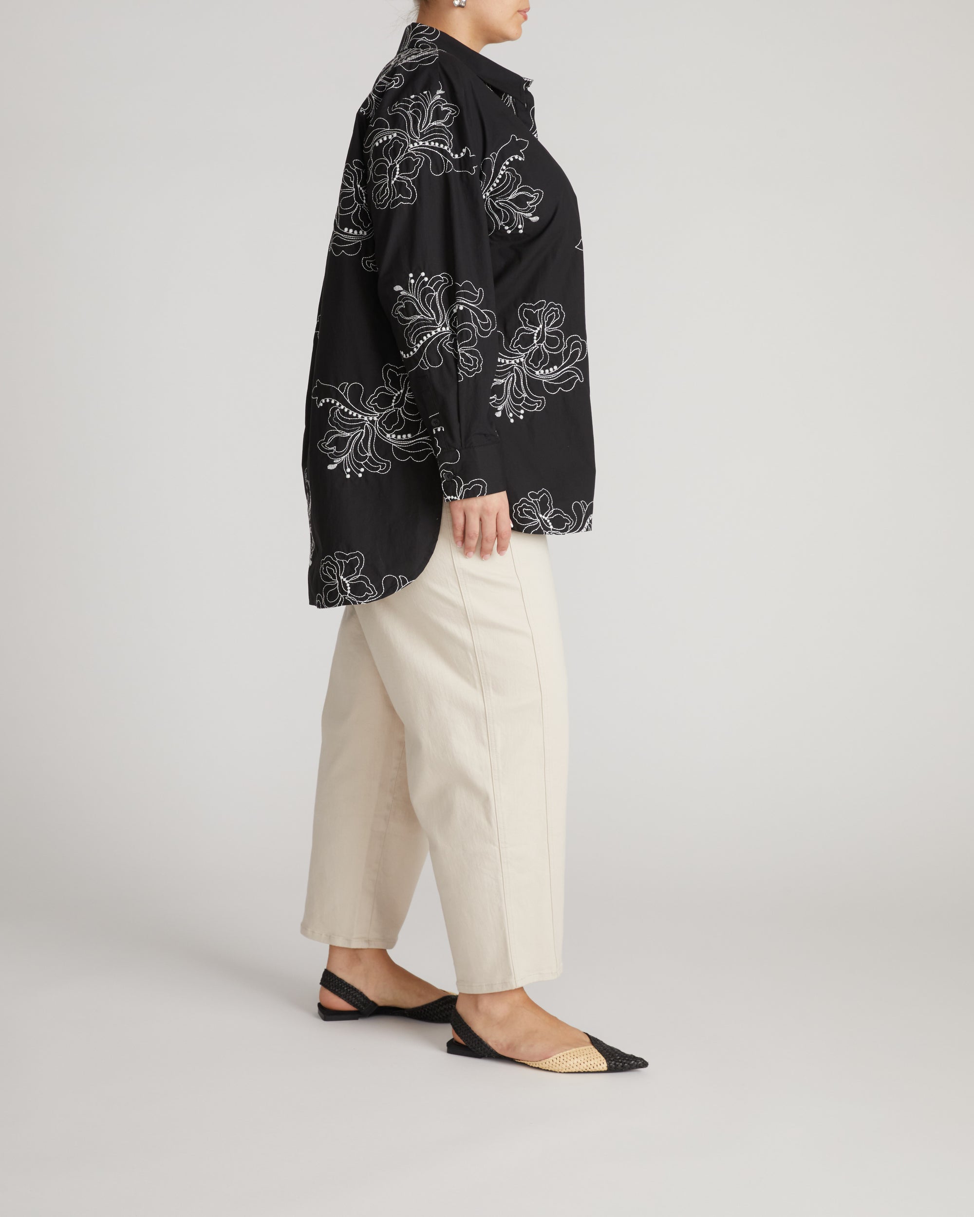 The Artist Oversized Poplin Shirt - Hibiscus Embroidery | Plus Size & Straight Size Women's Fashion | Universal Standard