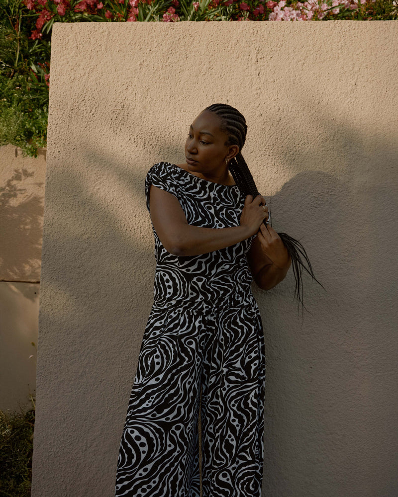 Rey Divine Jersey Pull-On Pants - Black Bosco Print | Plus Size & Straight Size Women's Fashion | Universal Standard