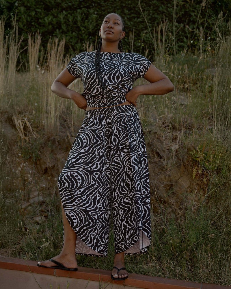 Rey Divine Jersey Pull-On Pants - Black Bosco Print | Plus Size & Straight Size Women's Fashion | Universal Standard