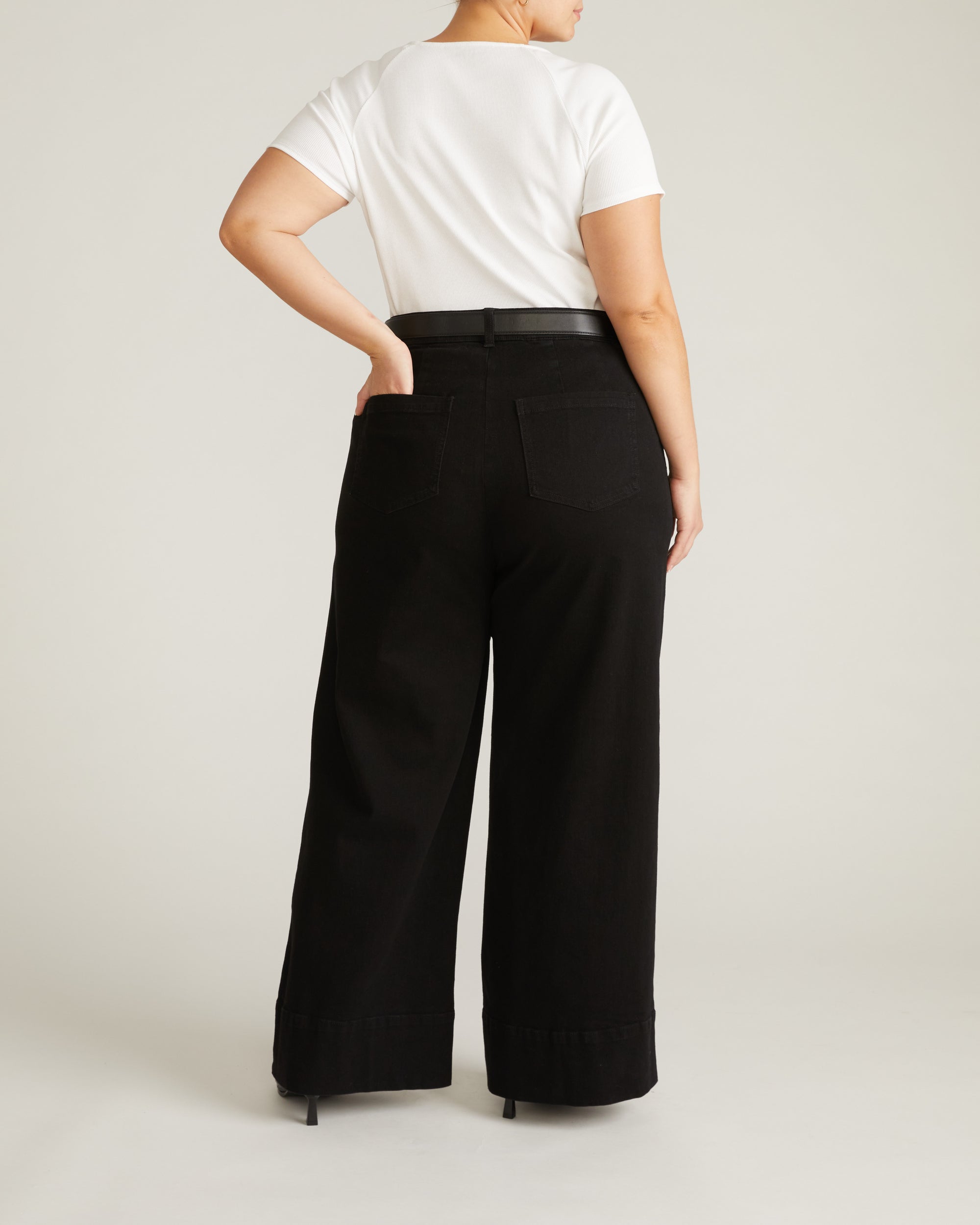 Carey Ribbed Sweetheart Tee - White | Plus Size & Straight Size Women's Fashion | Universal Standard