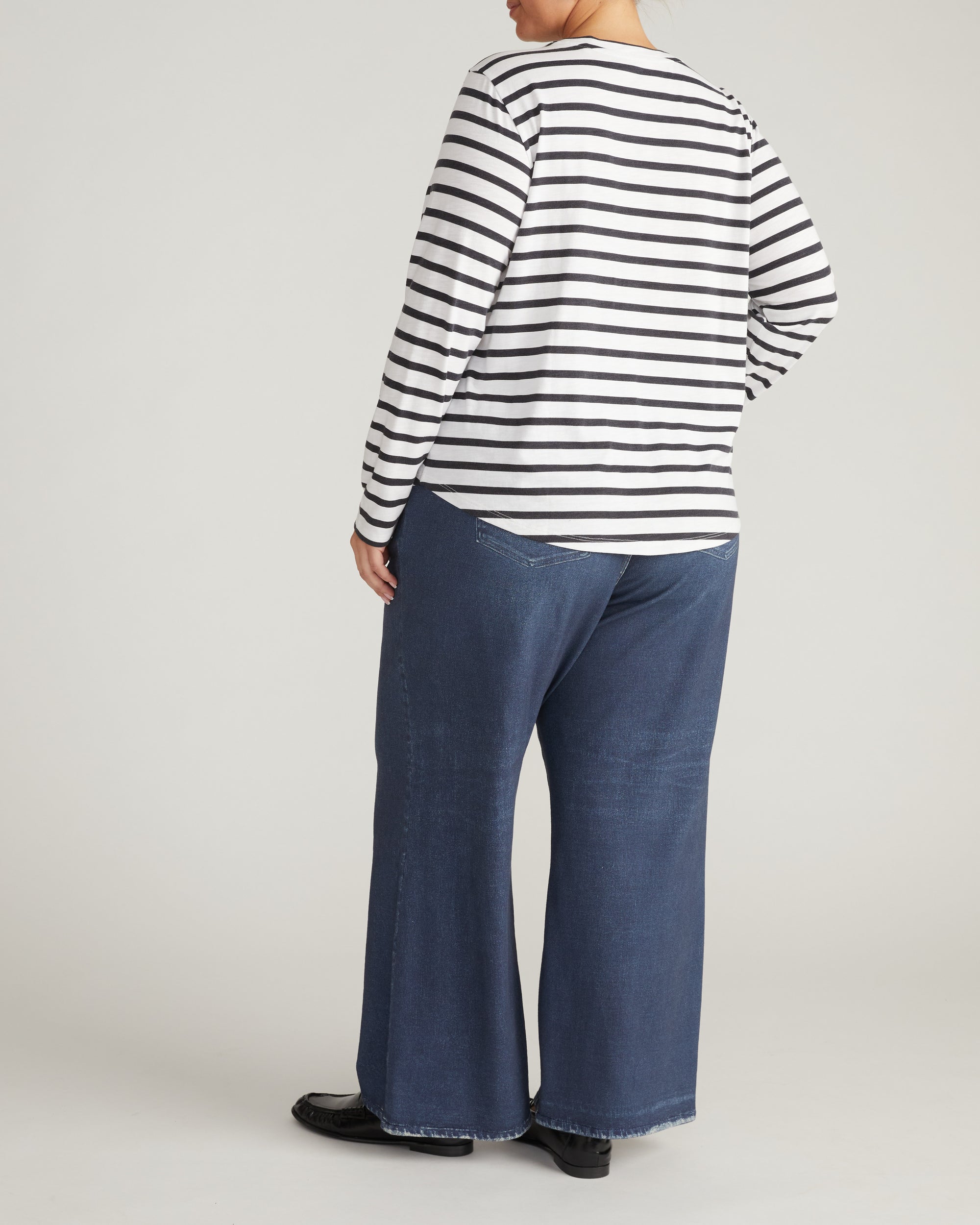 Light-As-Air Long Sleeve Crew Neck Tee - Zen Stripe | Plus Size & Straight Size Women's Fashion | Universal Standard