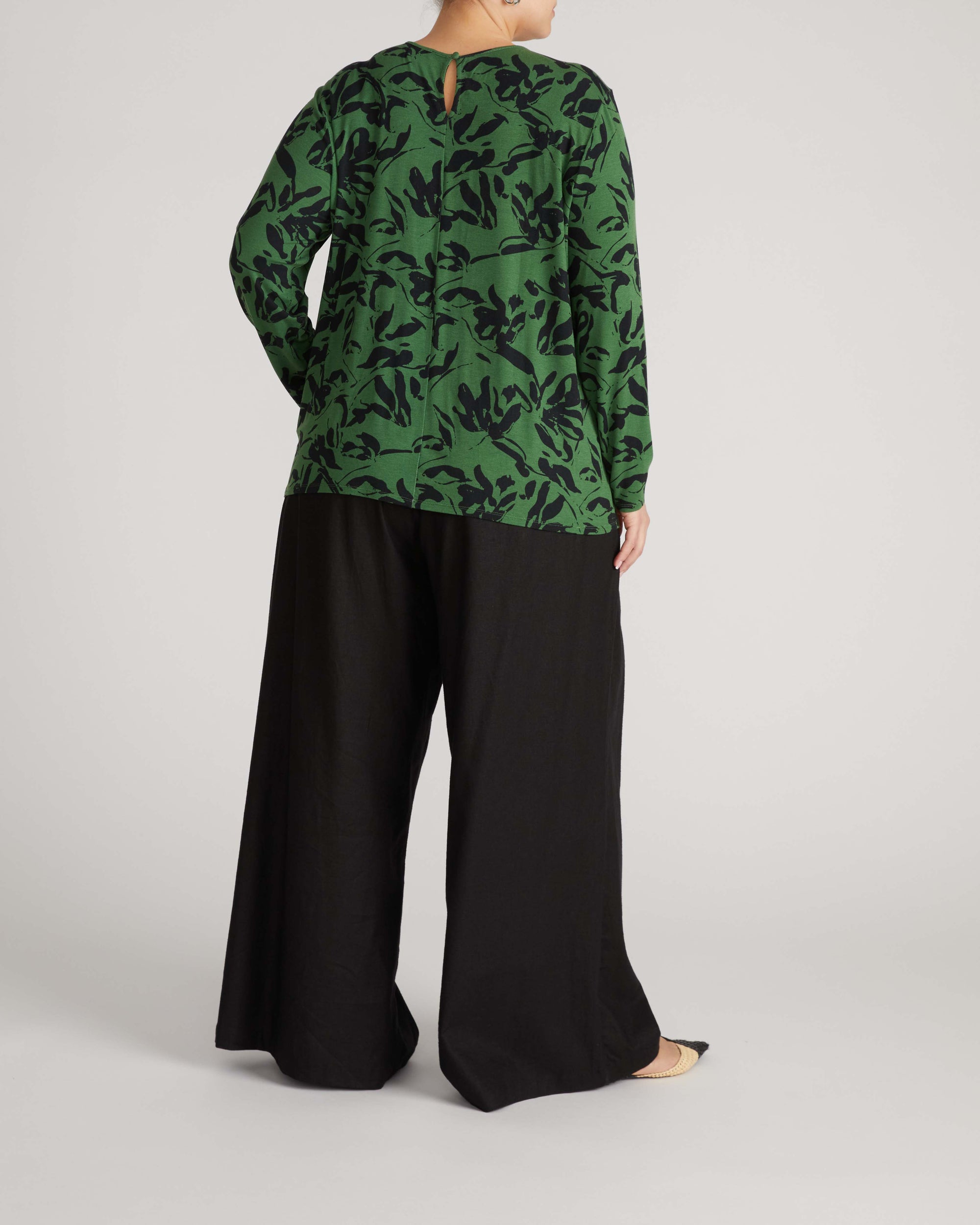 Joan Liquid Jersey Long Sleeve Top - Green Sgrafitto Print | Plus Size & Straight Size Women's Fashion | Universal Standard