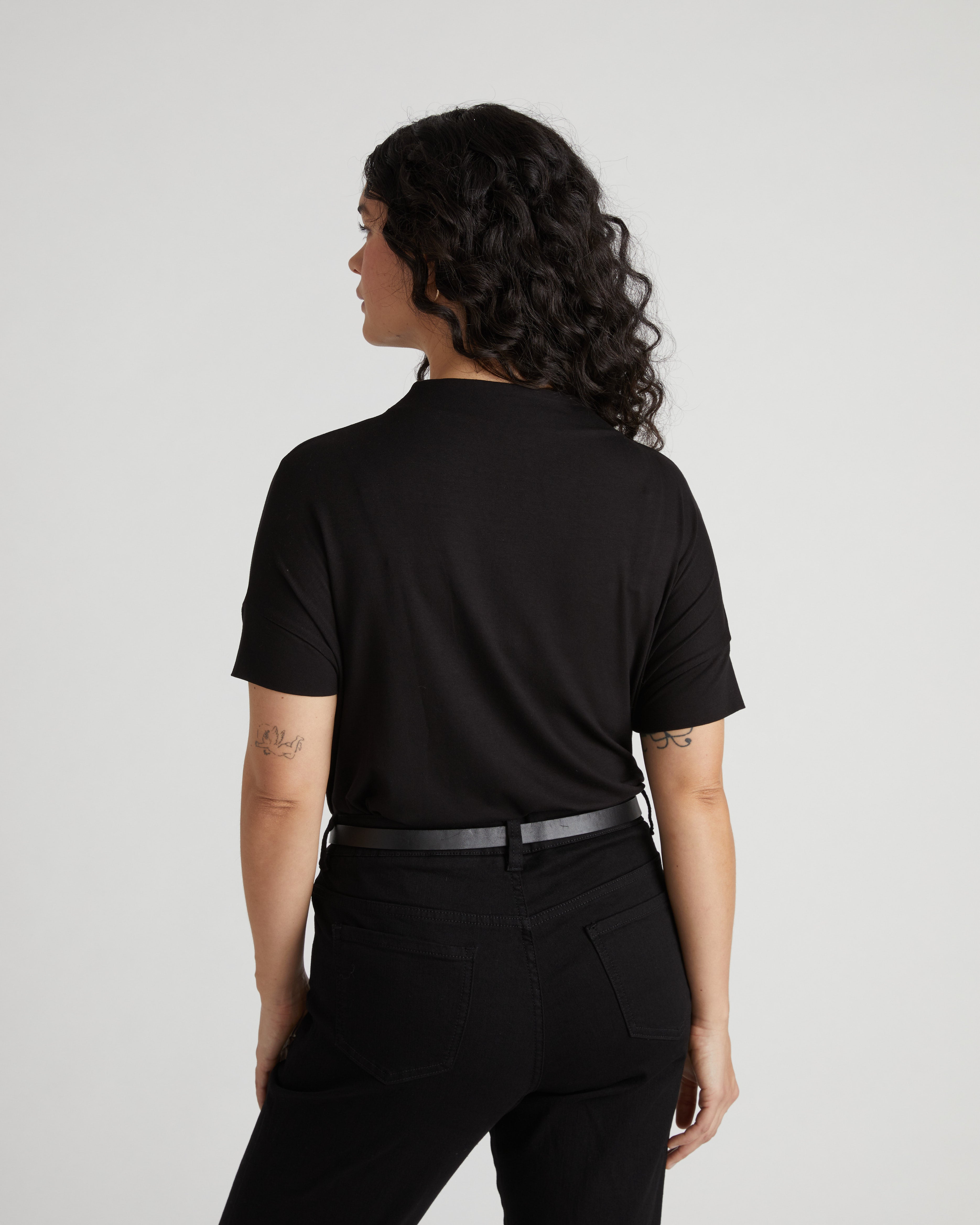 Petra Liquid Jersey Top - Black – Universal Standard