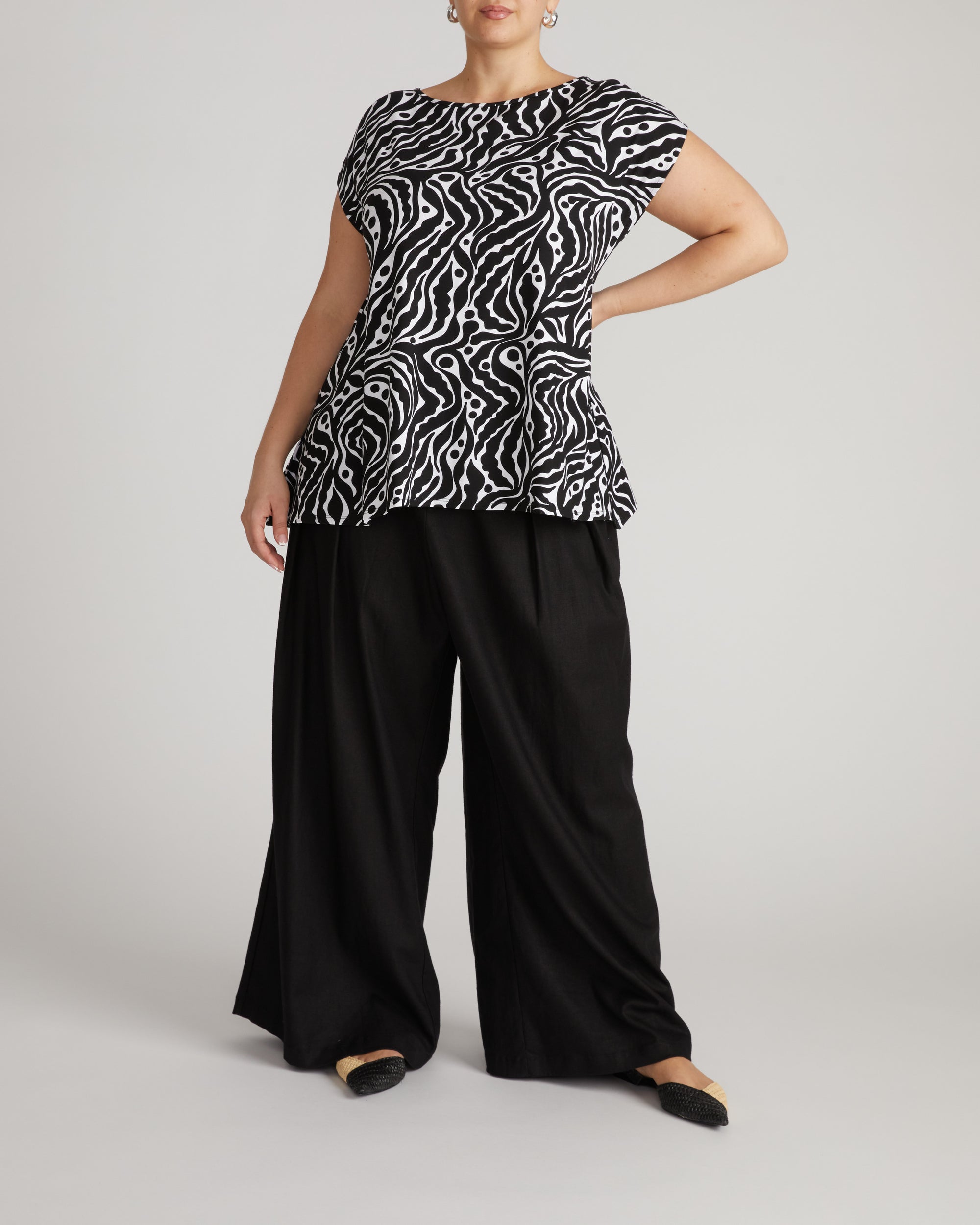 Heatwave Divine Jersey Flared Top - Black Bosco Print | Plus Size & Straight Size Women's Fashion | Universal Standard
