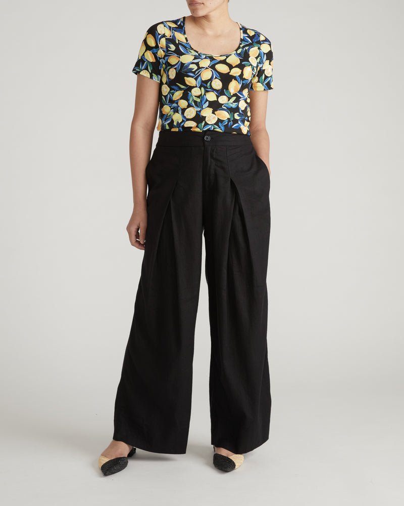 Scoop Neck Tee - Black Limoncello Print | Plus Size & Straight Size Women's Fashion | Universal Standard