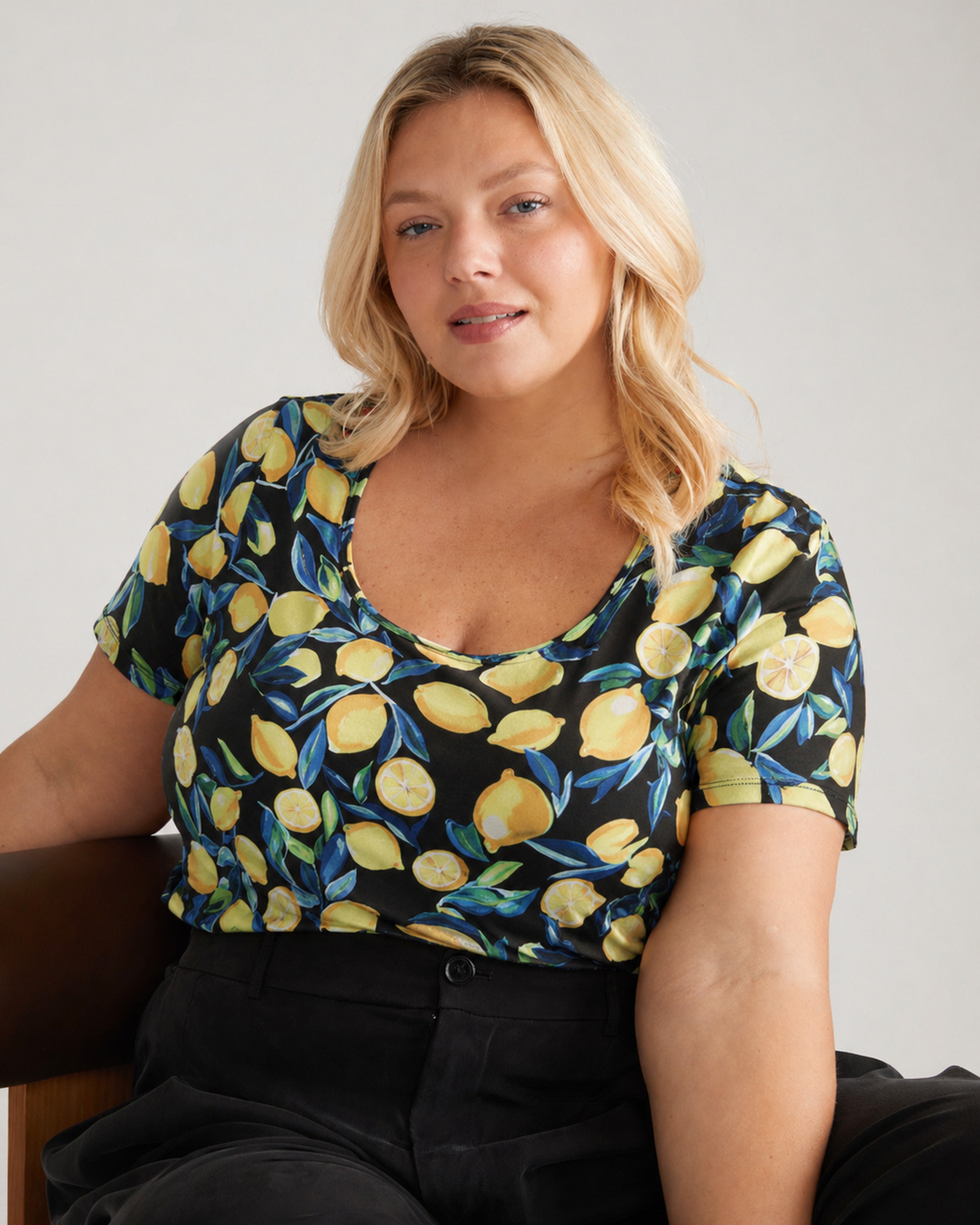 Scoop Neck Tee - Black Limoncello Print – Universal Standard