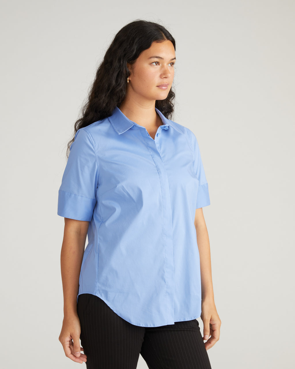 Elbe Stretch Poplin Short Sleeve Shirt - Soft Blue Universal Standard Elbe Stretch Poplin Short Sleeve Shirt - Soft Blue Universal Standard