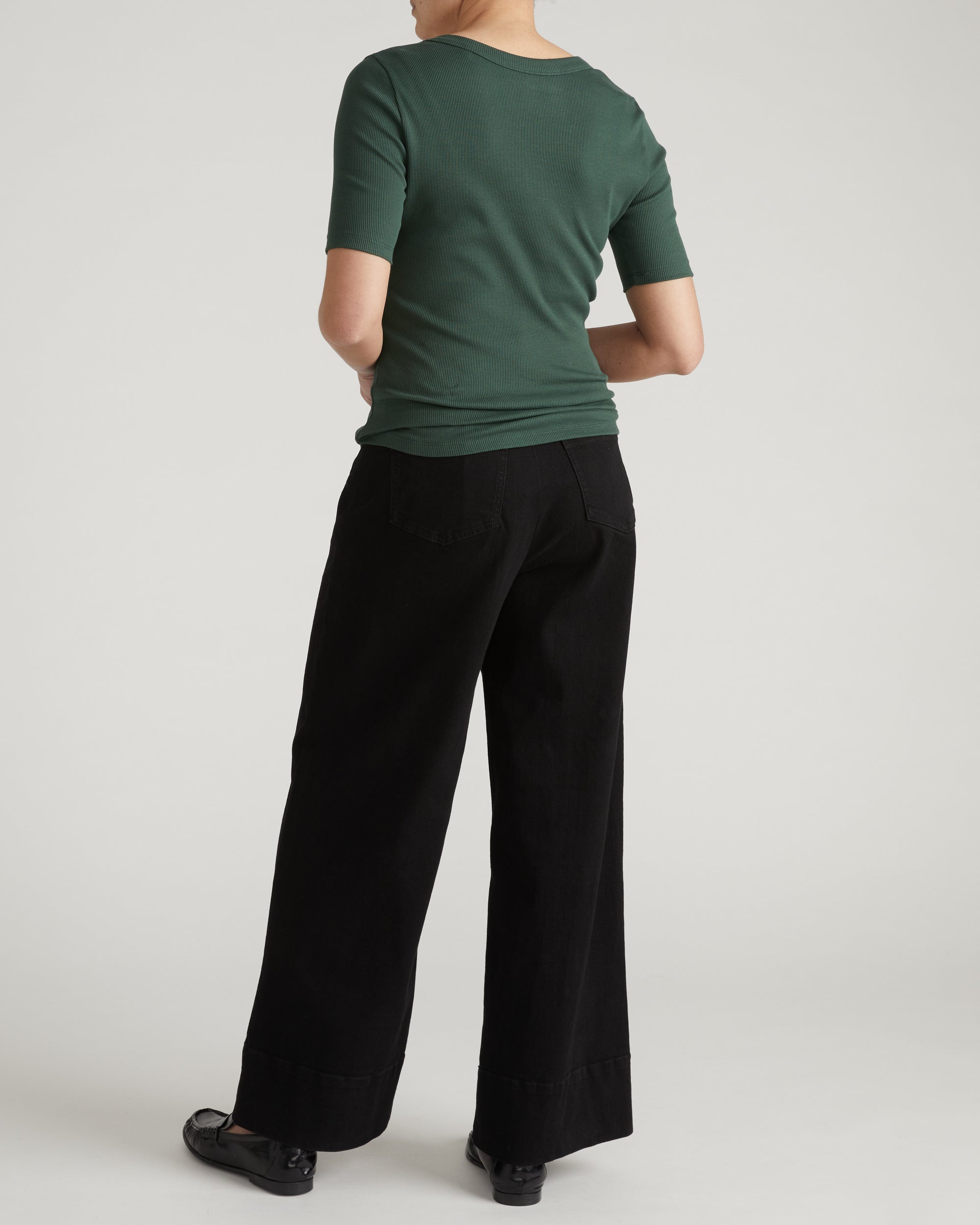Classic V-Neck Ribbed Tee - Conifer | Plus Size & Straight Size Women's Fashion | Universal Standard