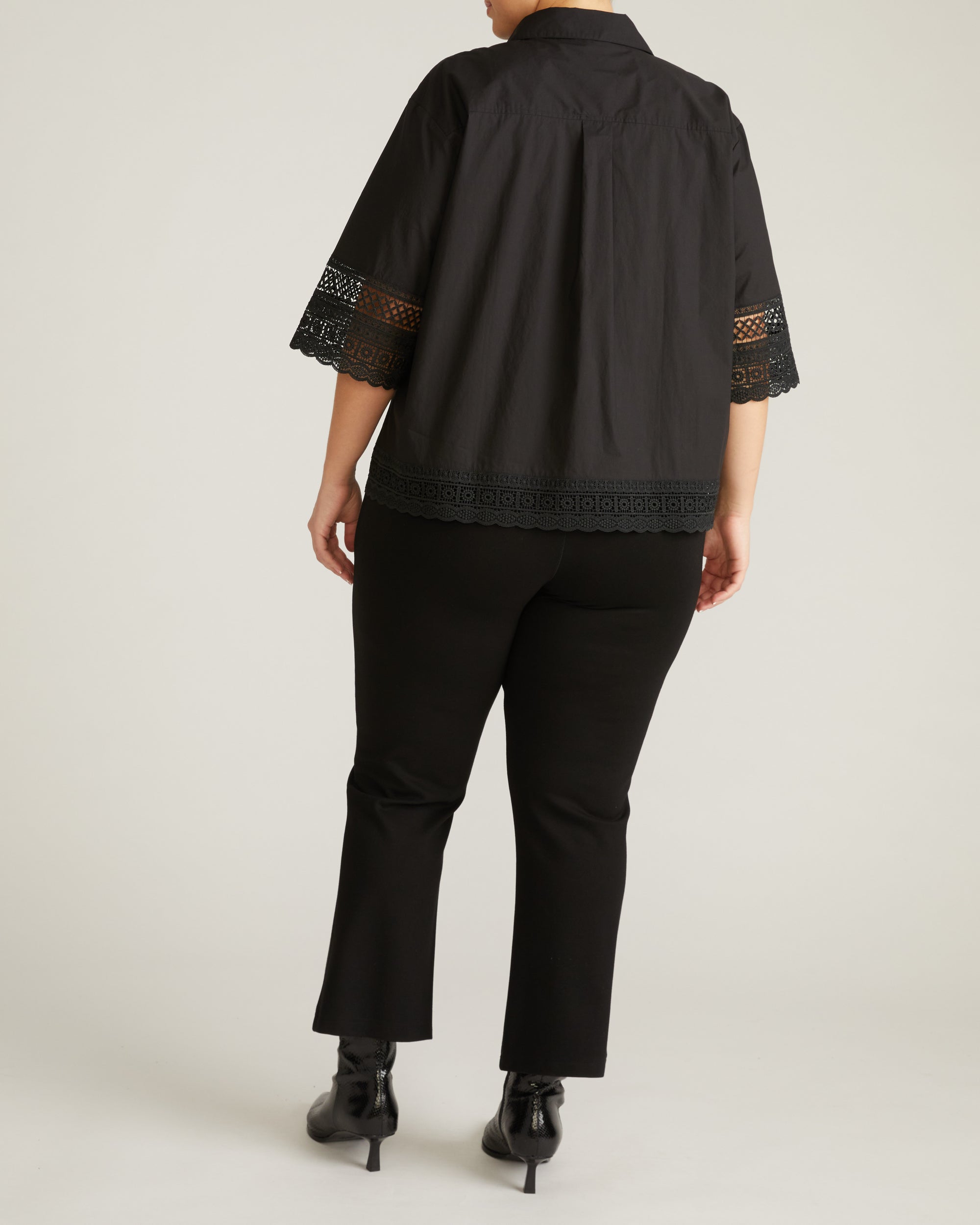 Woman wearing Dora Cotton Poplin Blouse - Black from Universal Standard