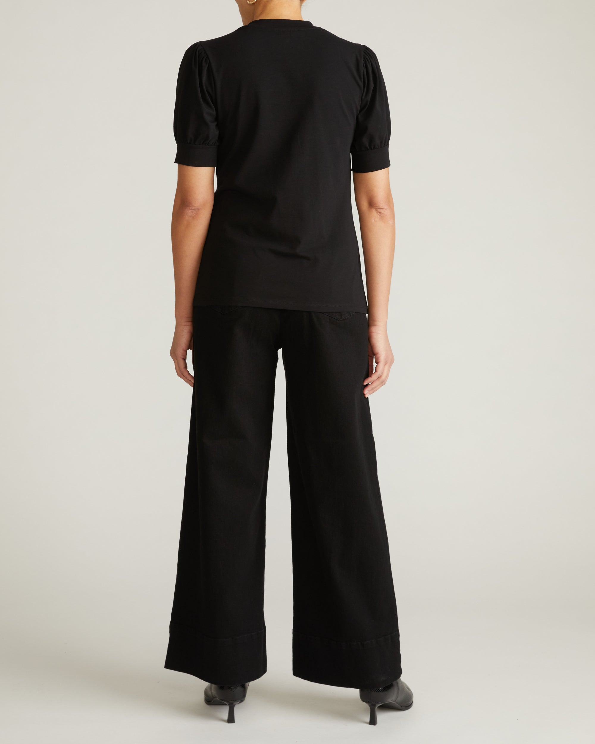 Pouf Sleeve Tee - Black | Plus Size & Straight Size Women's Fashion | Universal Standard