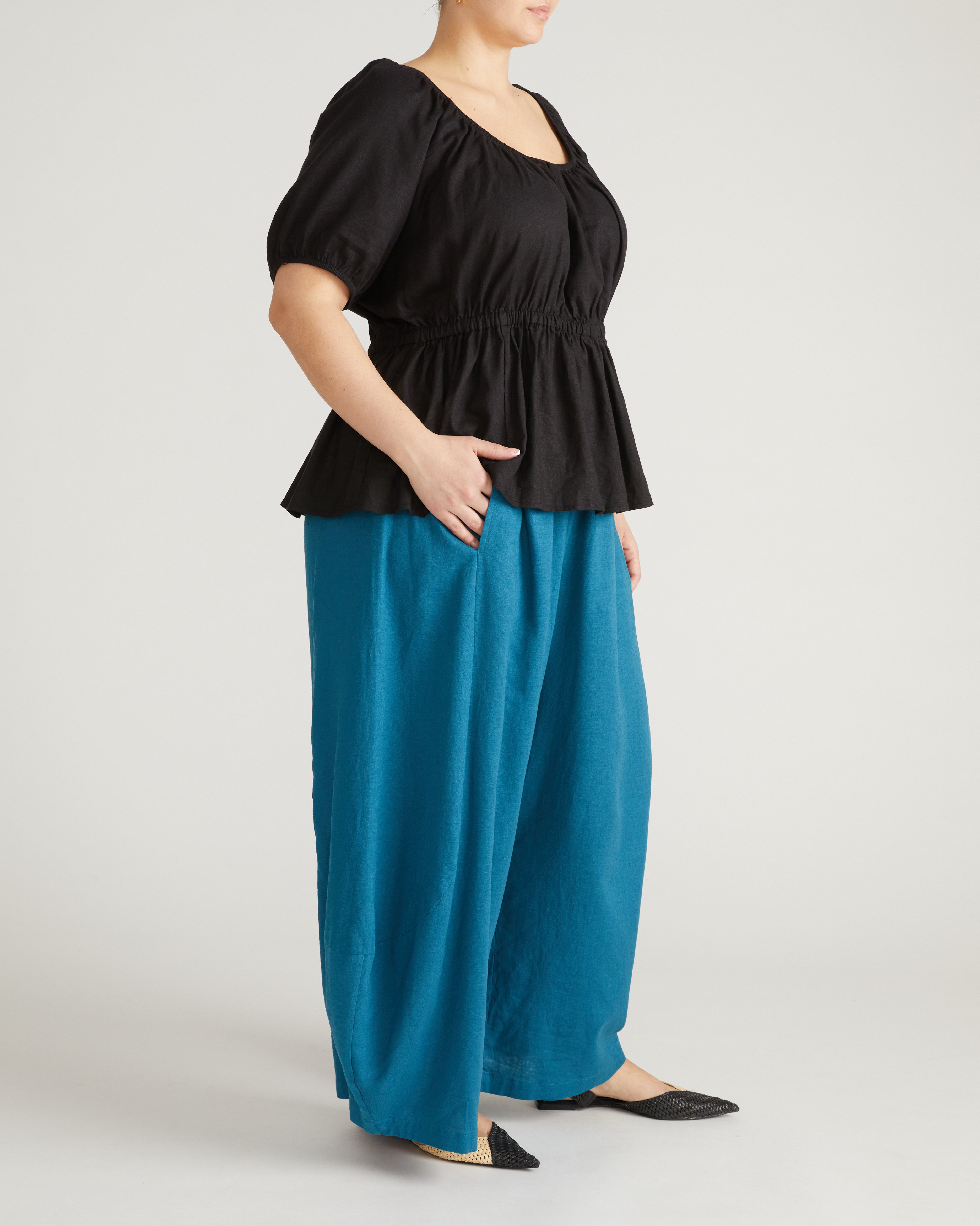 Andrea Peplum Linen Blend Top - Black – Universal Standard