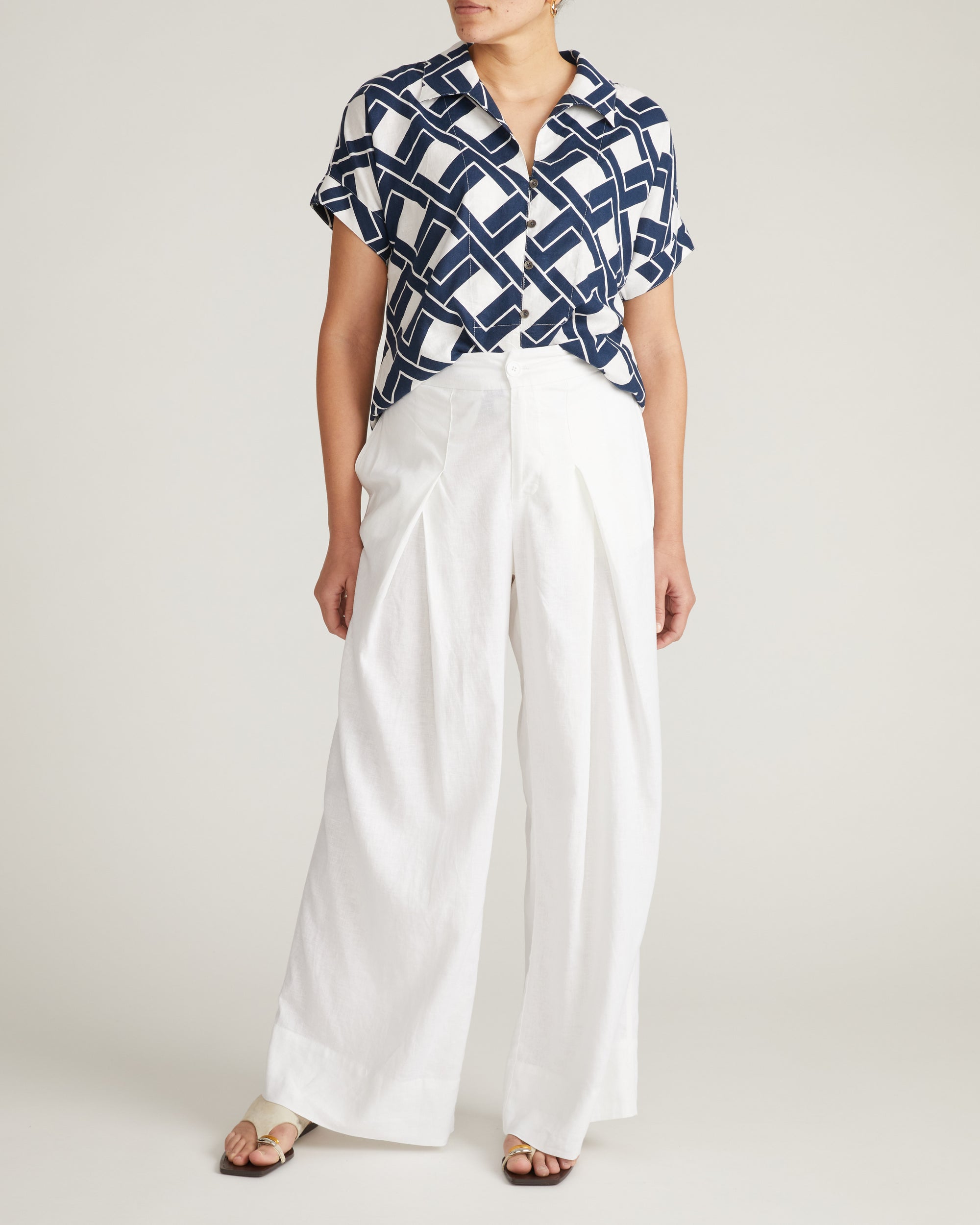 Sandy Short Sleeve Stretch Linen Blend Shirt - Geometrica Print | Plus Size & Straight Size Women's Fashion | Universal Standard