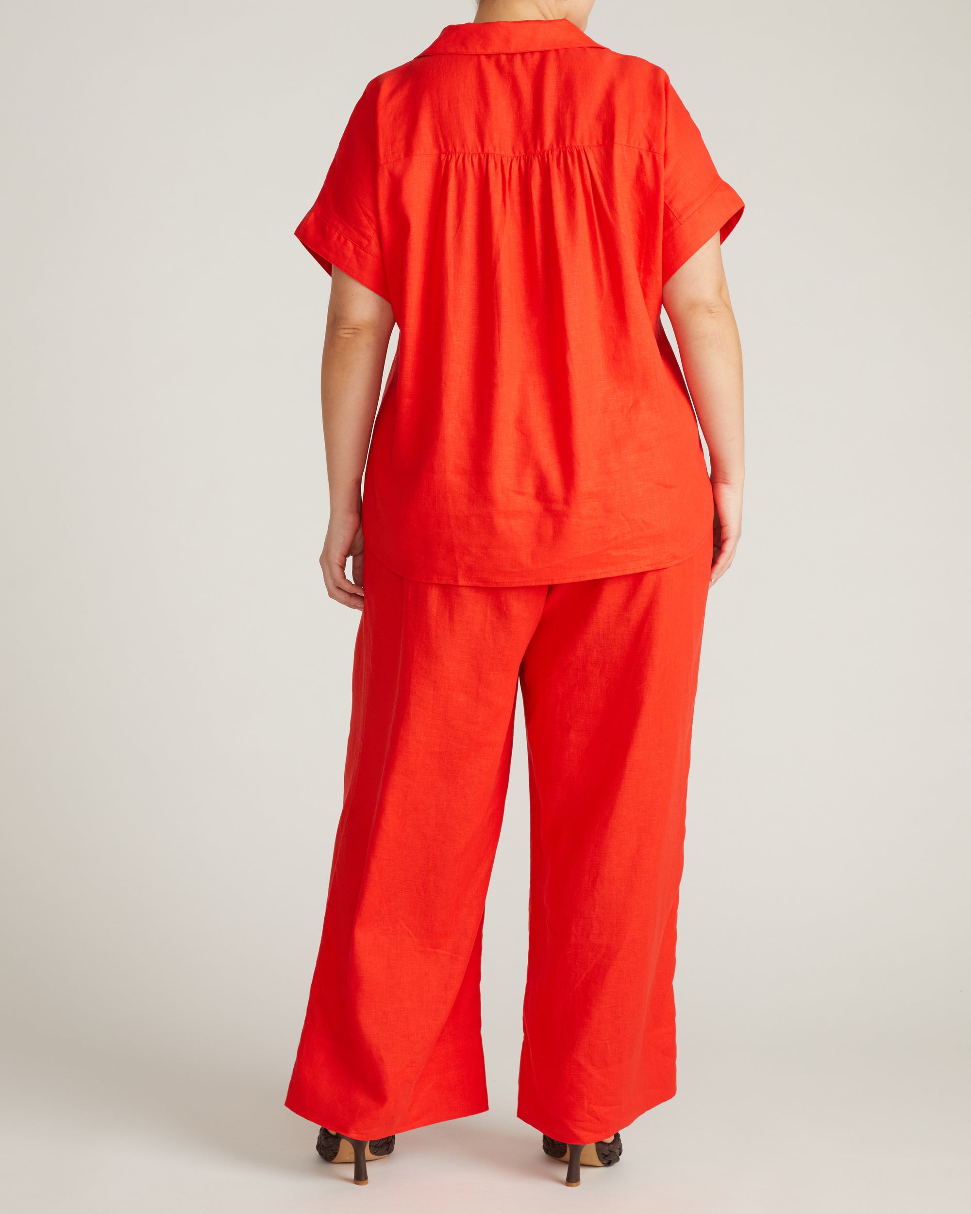 Sandy Short Sleeve Stretch Linen Blend Shirt - Shoreline Sunset | Plus Size & Straight Size Women's Fashion | Universal Standard