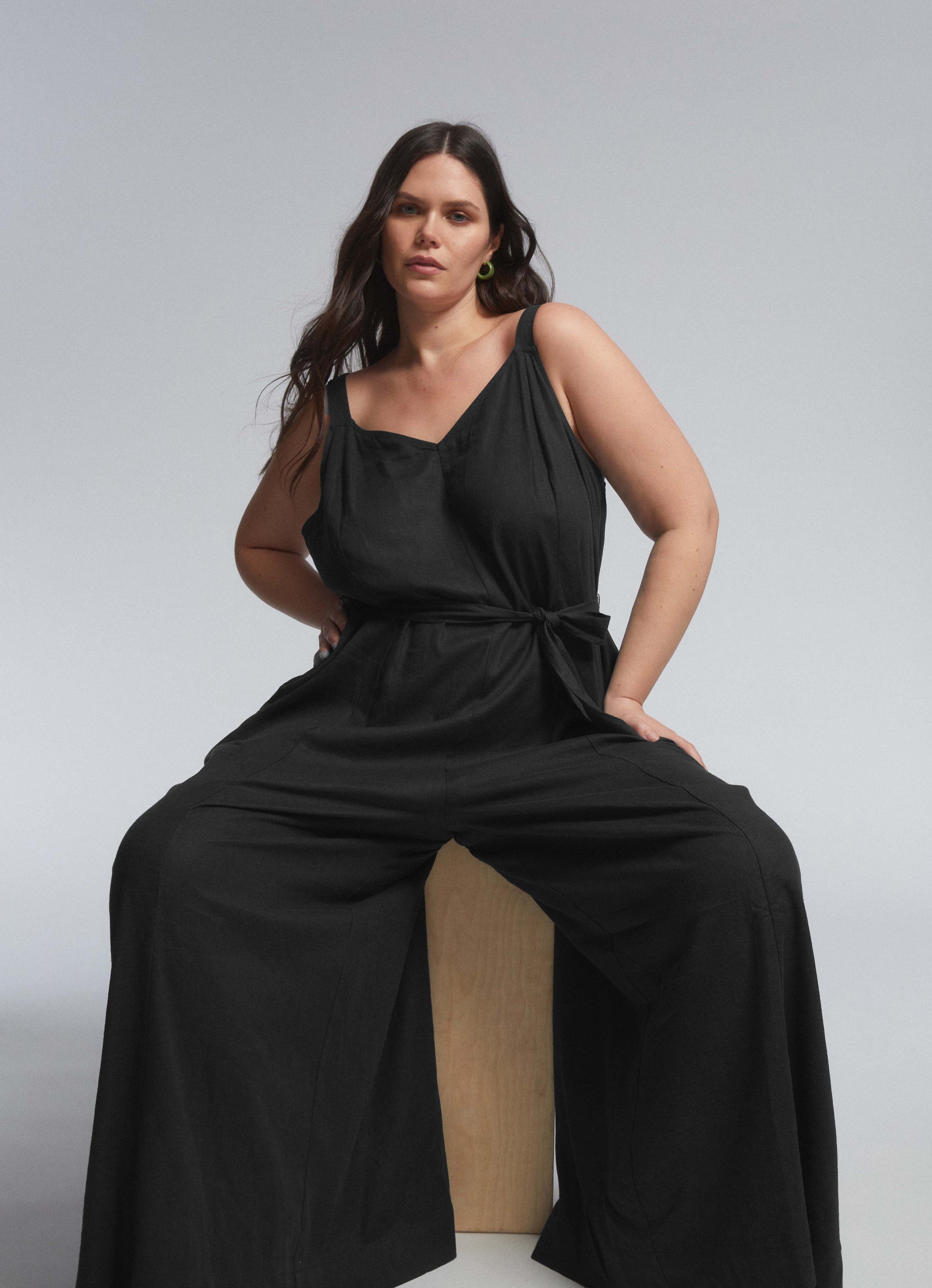 Promenade Linen Blend Jumpsuit - Black – Universal Standard