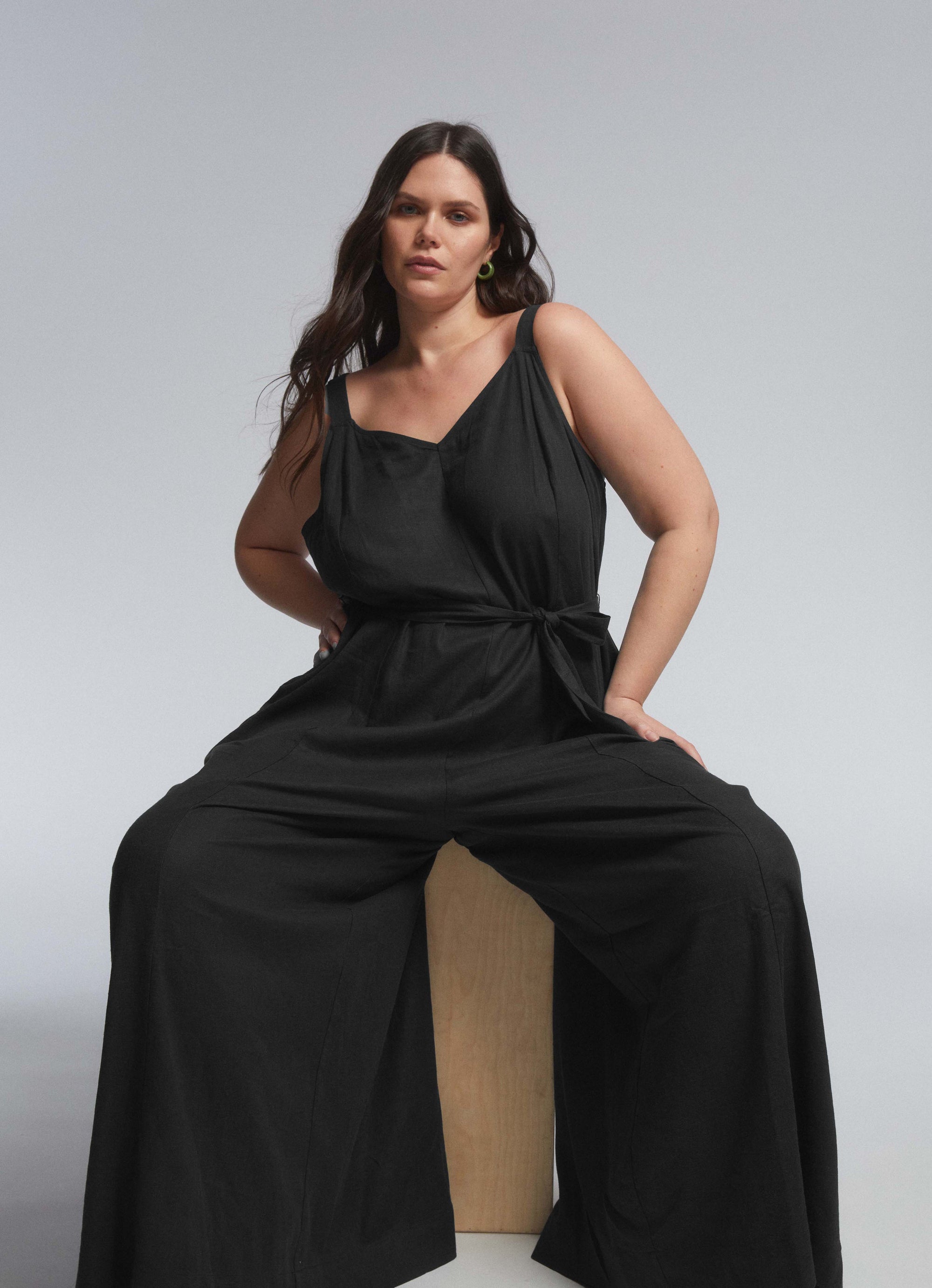Promenade Linen Blend Jumpsuit - Black | Plus Size & Straight Size Women's Fashion | Universal Standard
