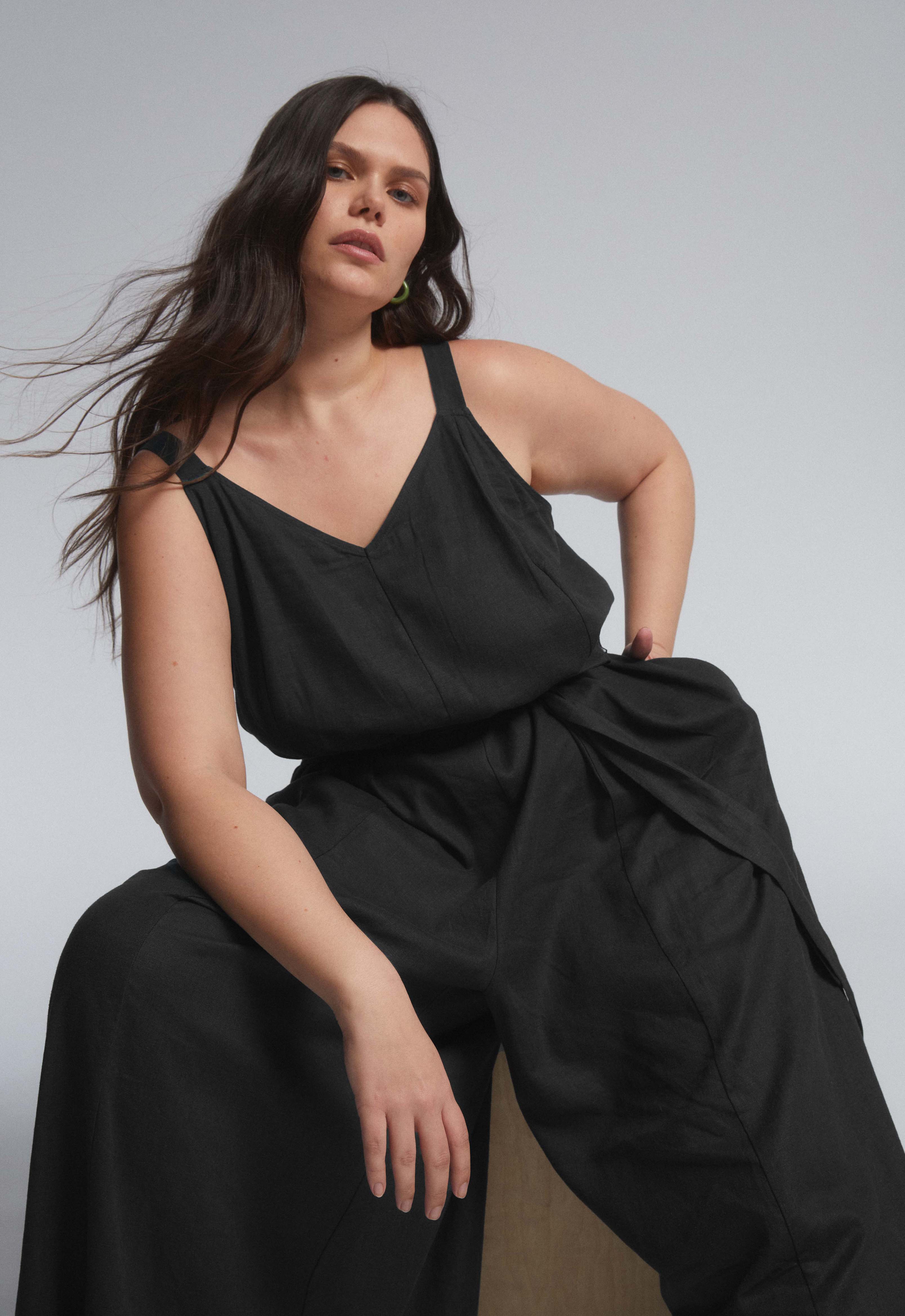 Promenade Linen Blend Jumpsuit - Black – Universal Standard