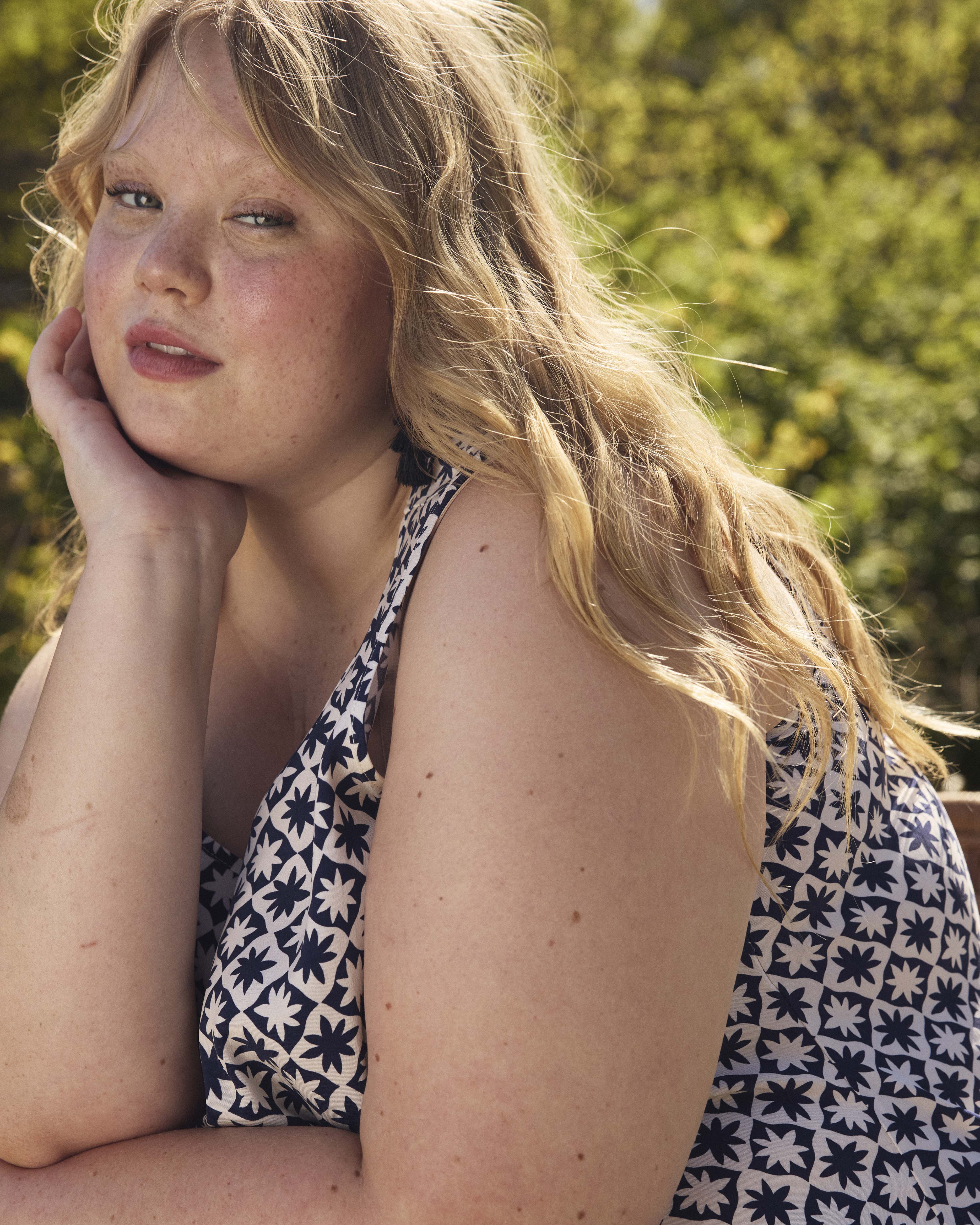 Cooling Stretch Cupro Tank - Navy Hacienda Print