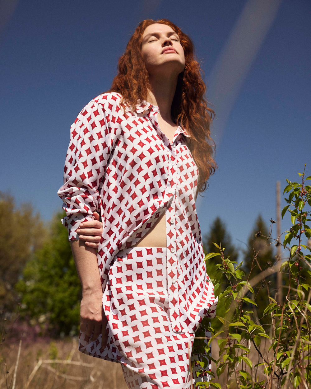Cooling Stretch Cupro Artist Shirt - Morningstar Print in Red