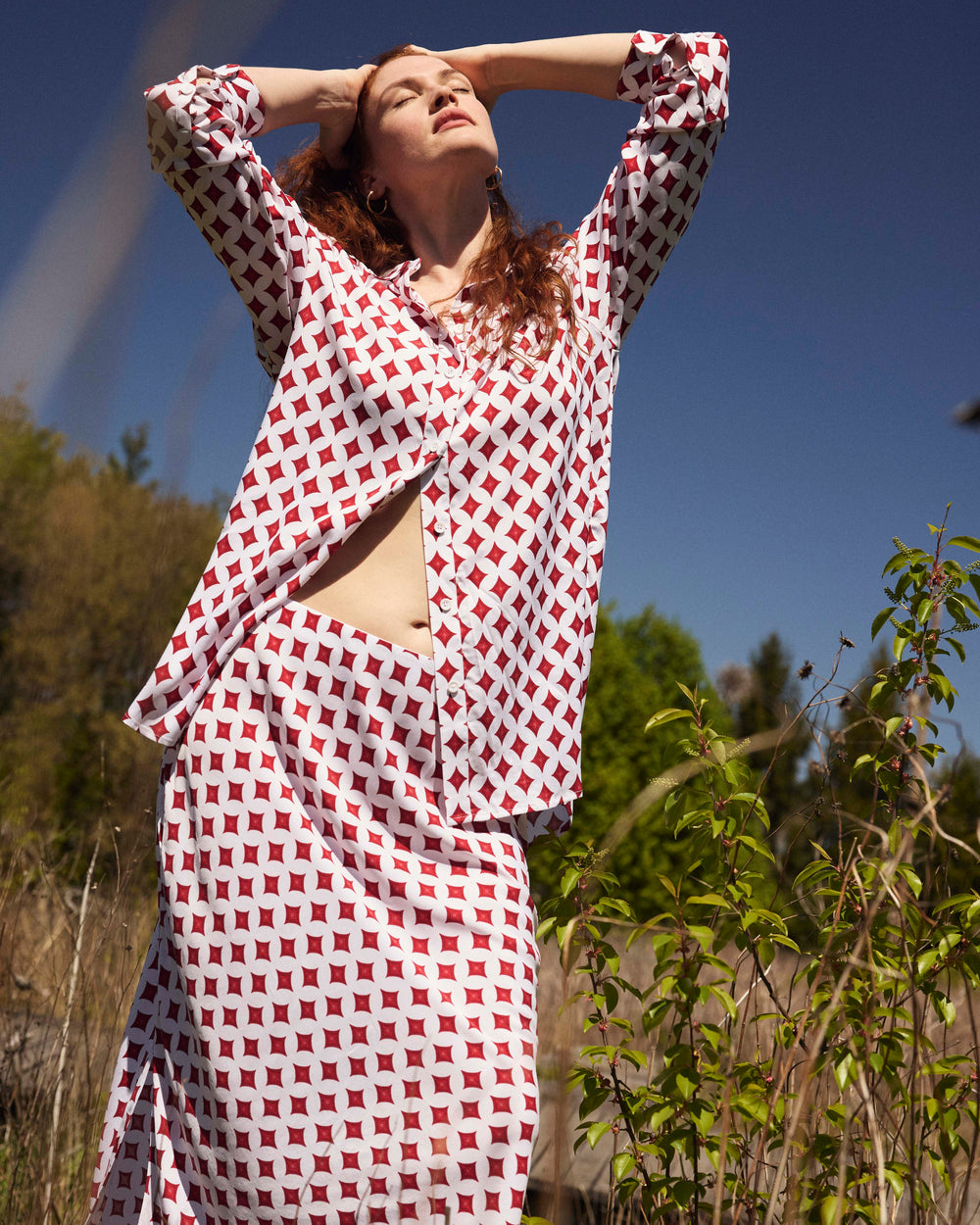 Cooling Stretch Cupro Artist Shirt - Morningstar Print in Red