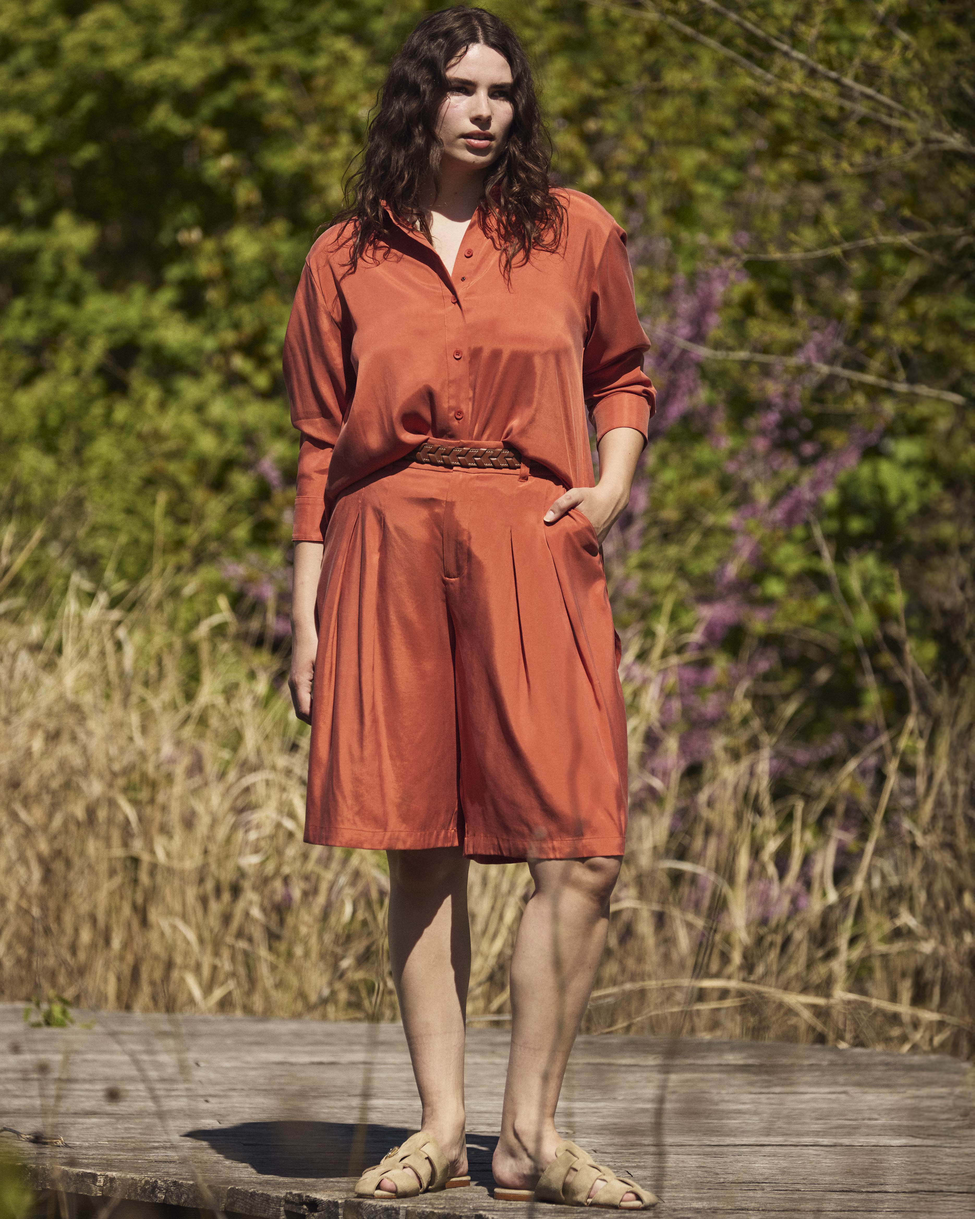 Cooling Stretch Cupro Bermuda Shorts - Warm Russet
