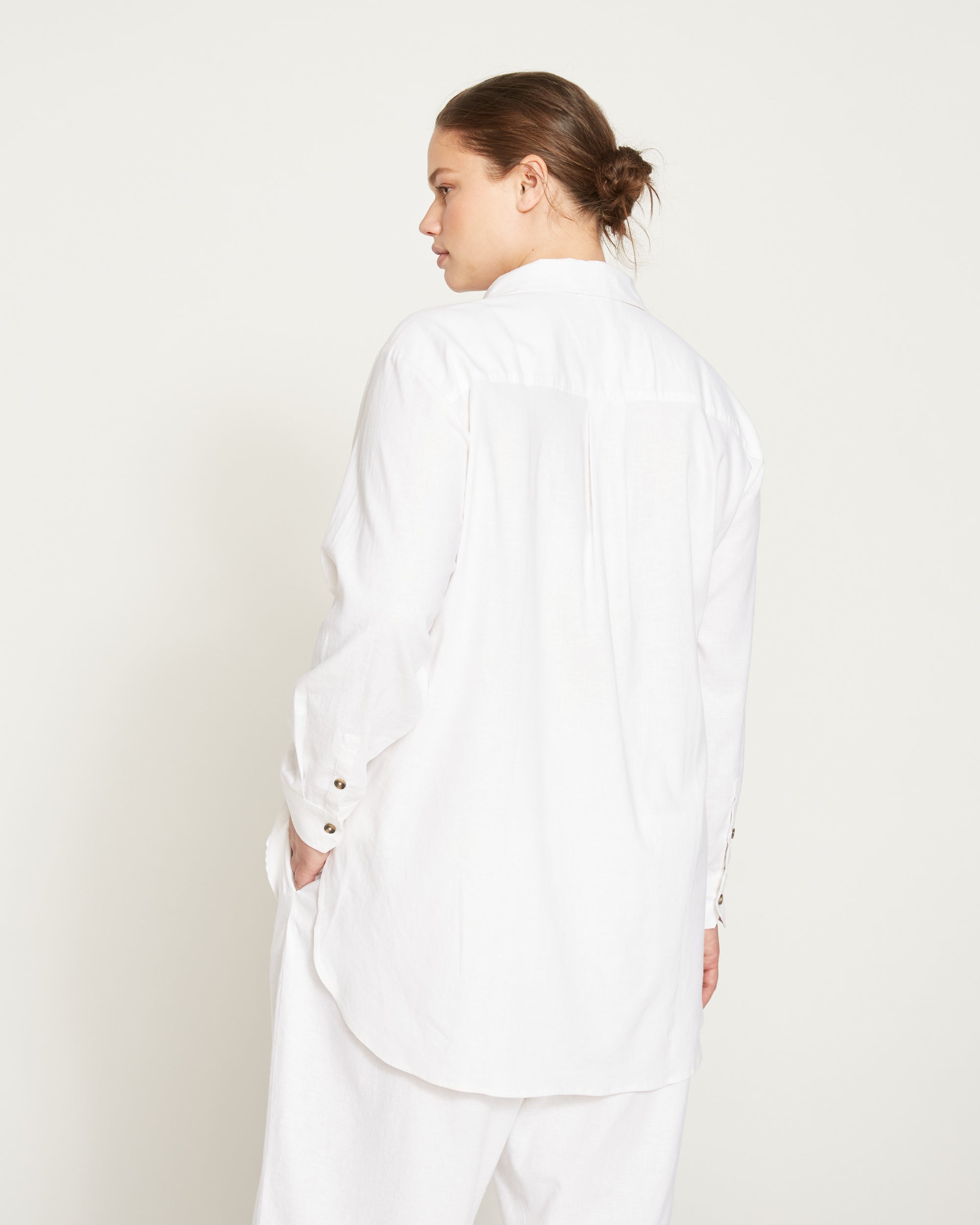 Dawn Linen Hi Low Tunic - White | Plus Size & Straight Size Women's Fashion | Universal Standard