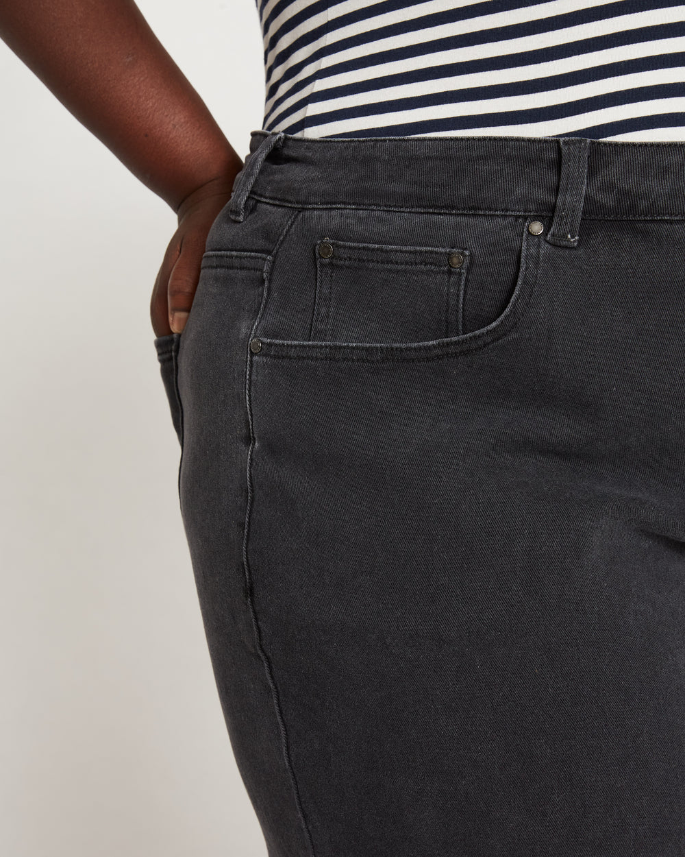 Etta High Rise Straight Leg Jeans 28 Inch - Washed Black