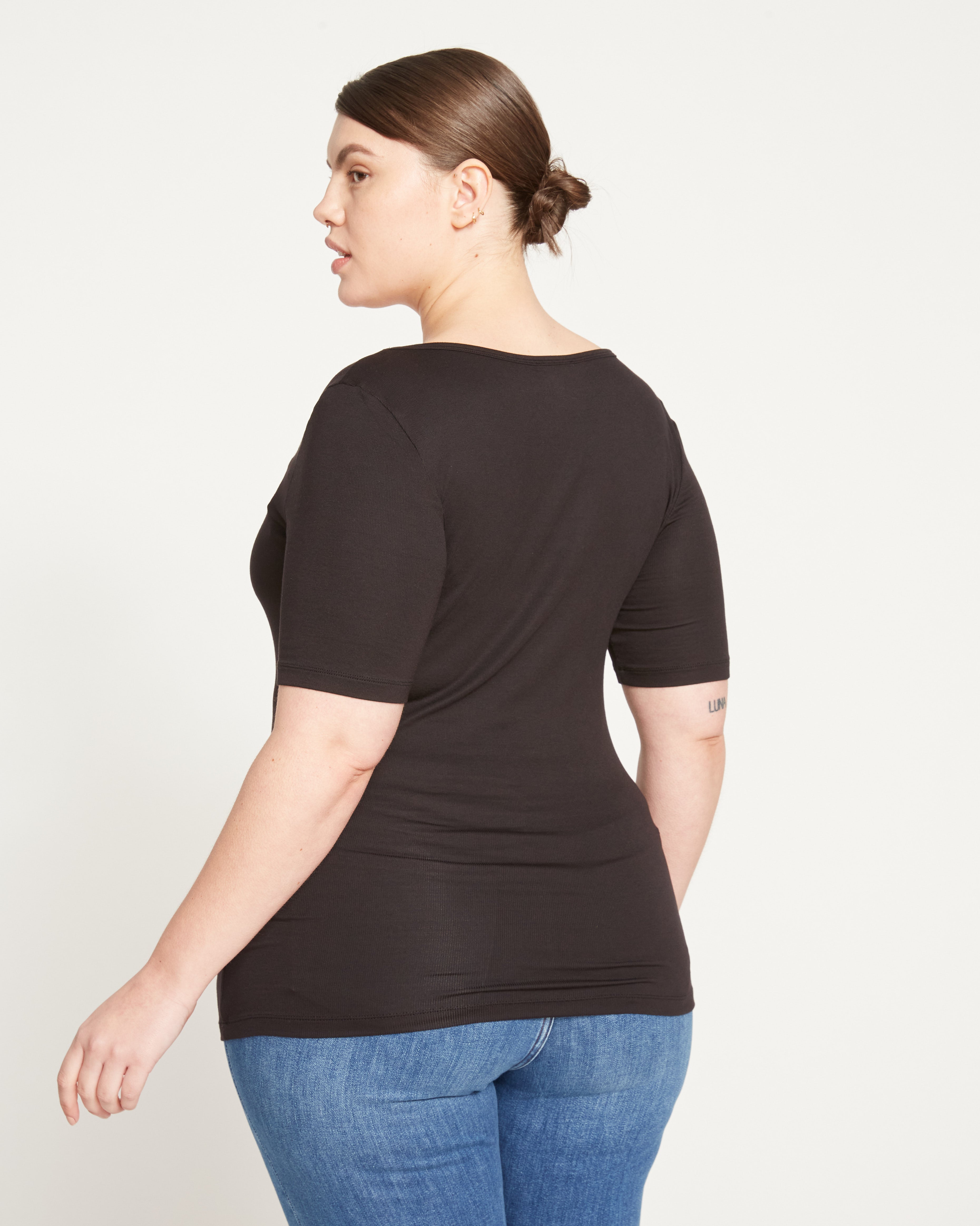 Cloud Rib Short Sleeve Square Neck Tee - Black – Universal Standard