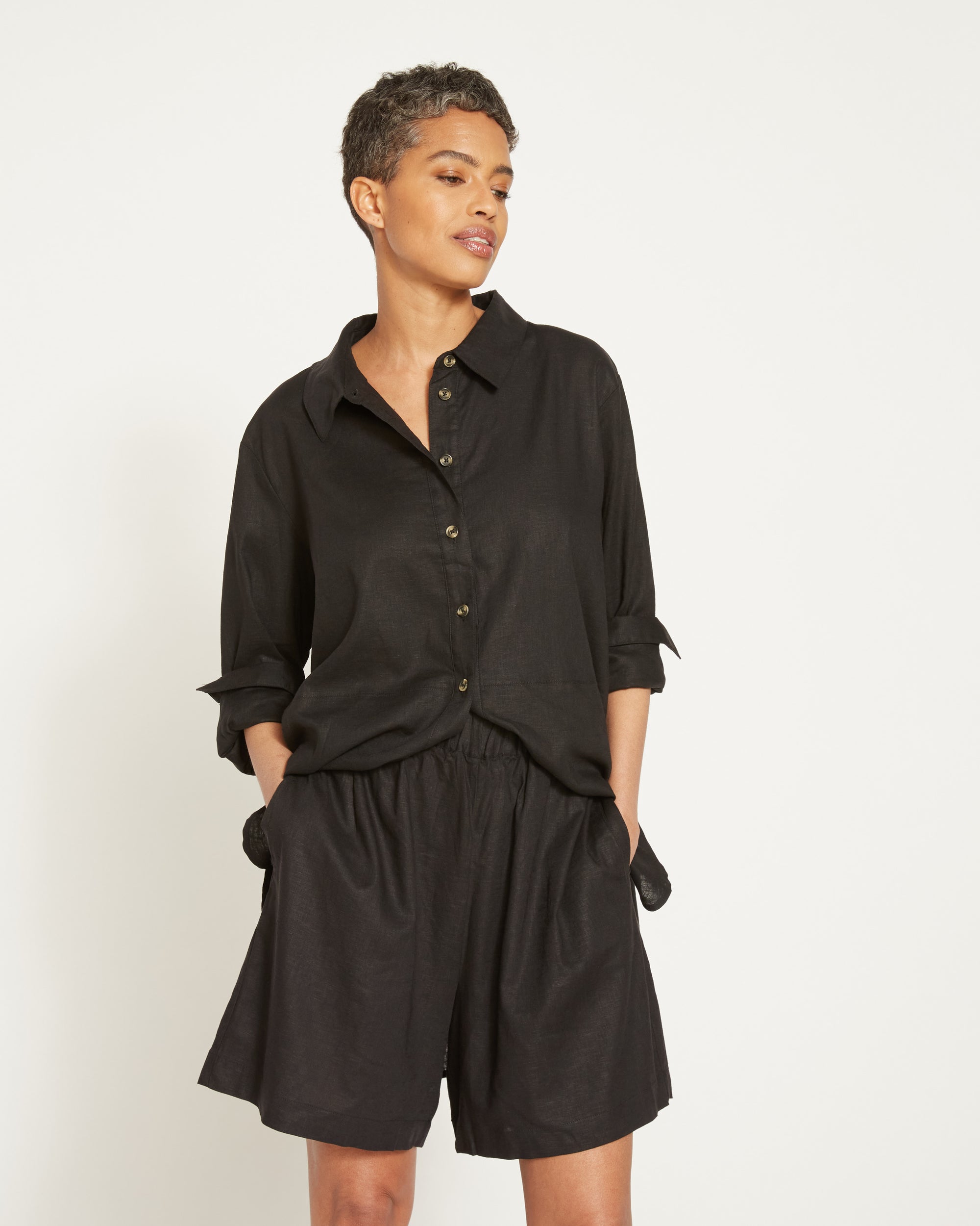 Juniper Linen Easy Pull-On Shorts - Black | Plus Size & Straight Size Women's Fashion | Universal Standard