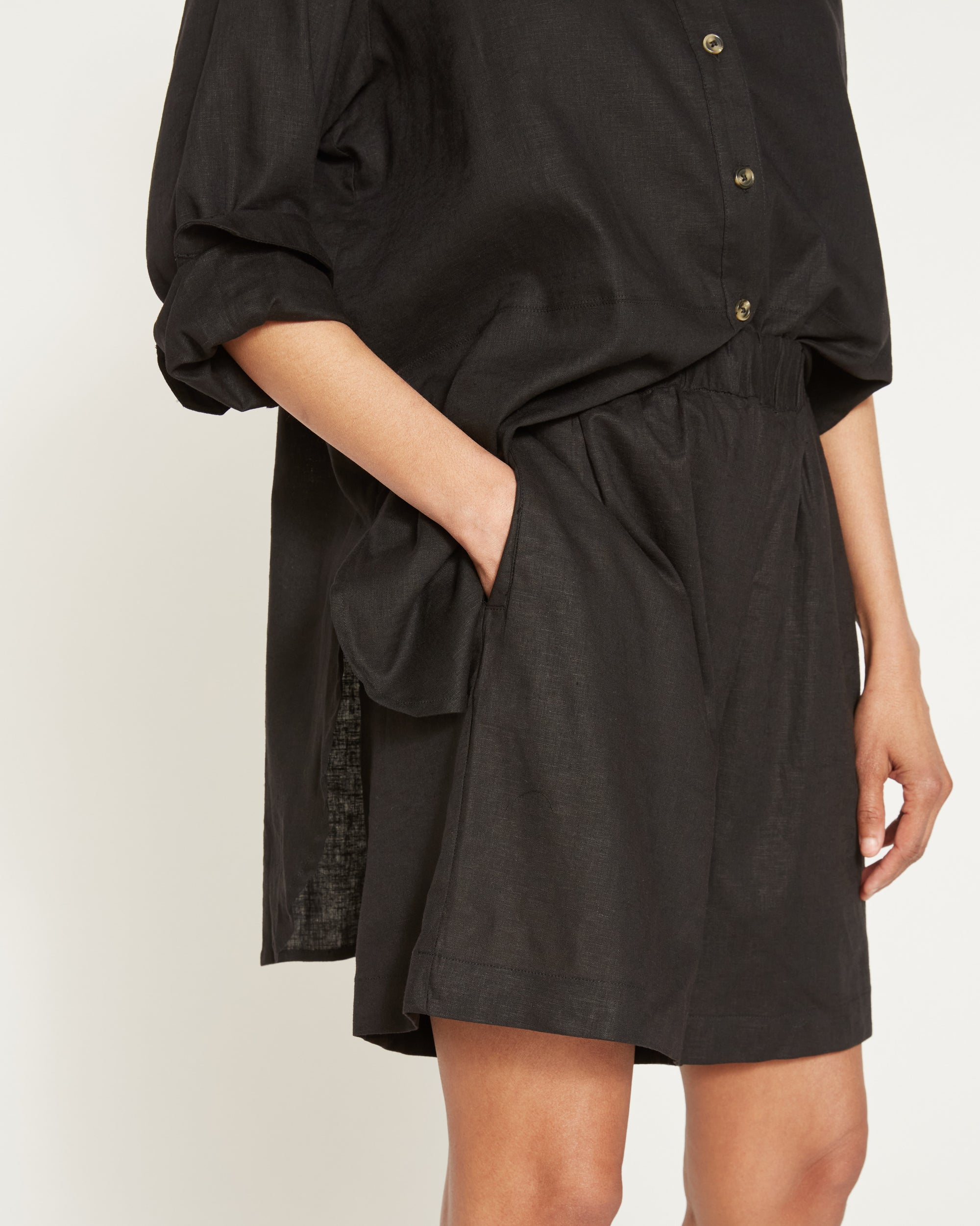 Juniper Linen Easy Pull-On Shorts - Black Universal Standard Juniper Linen Easy Pull-On Shorts - Black Universal Standard