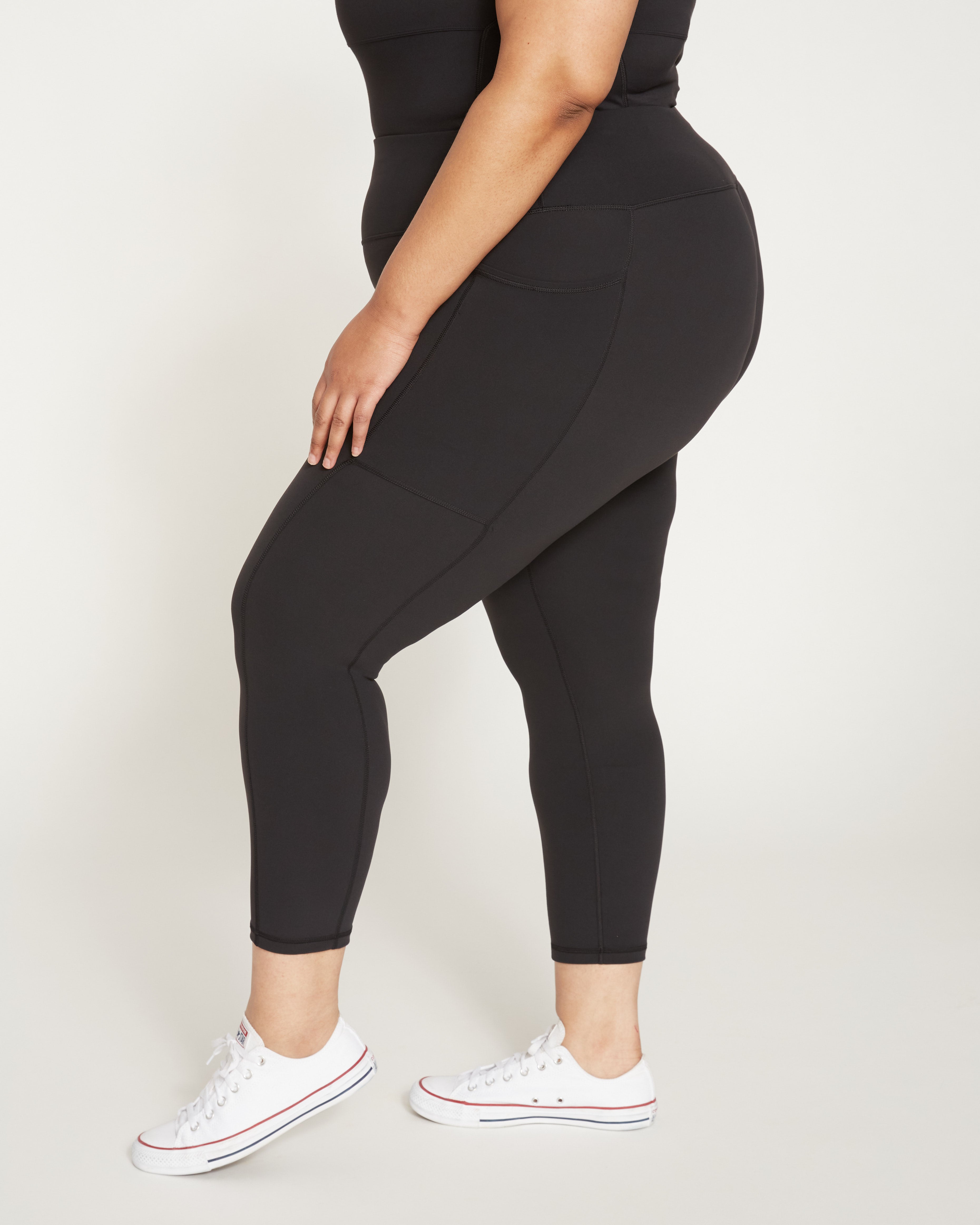 CINTULA LOGO SHORT LEGGINGS 黒 レギンス Women's Studio Leggings Short | Black | On United States