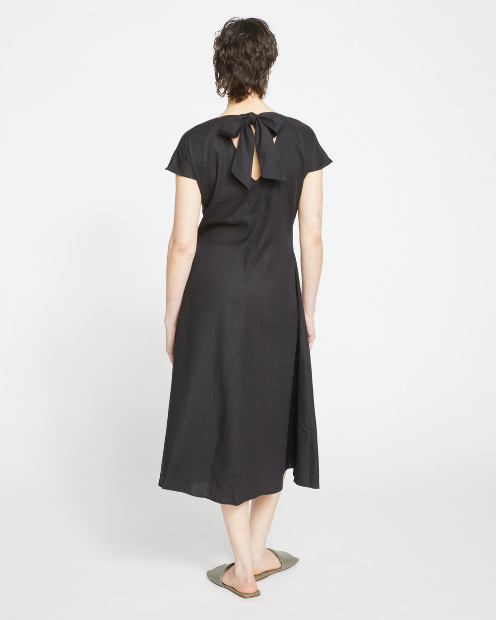Louvre Bow Back Linen Dress - Black