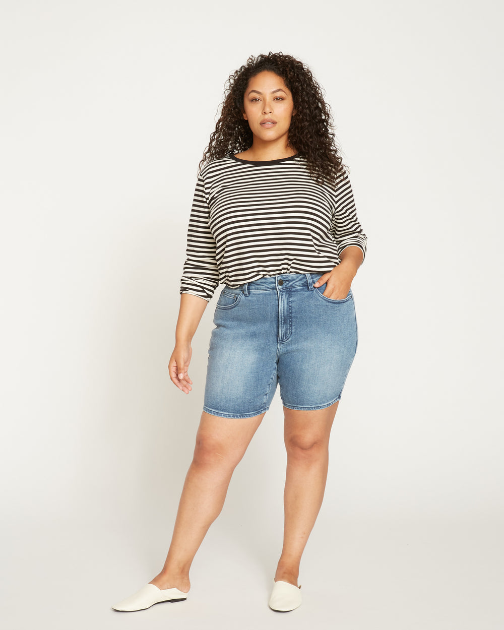 Joni High Rise Curve Slim Leg Shorts - Distressed Light Blue