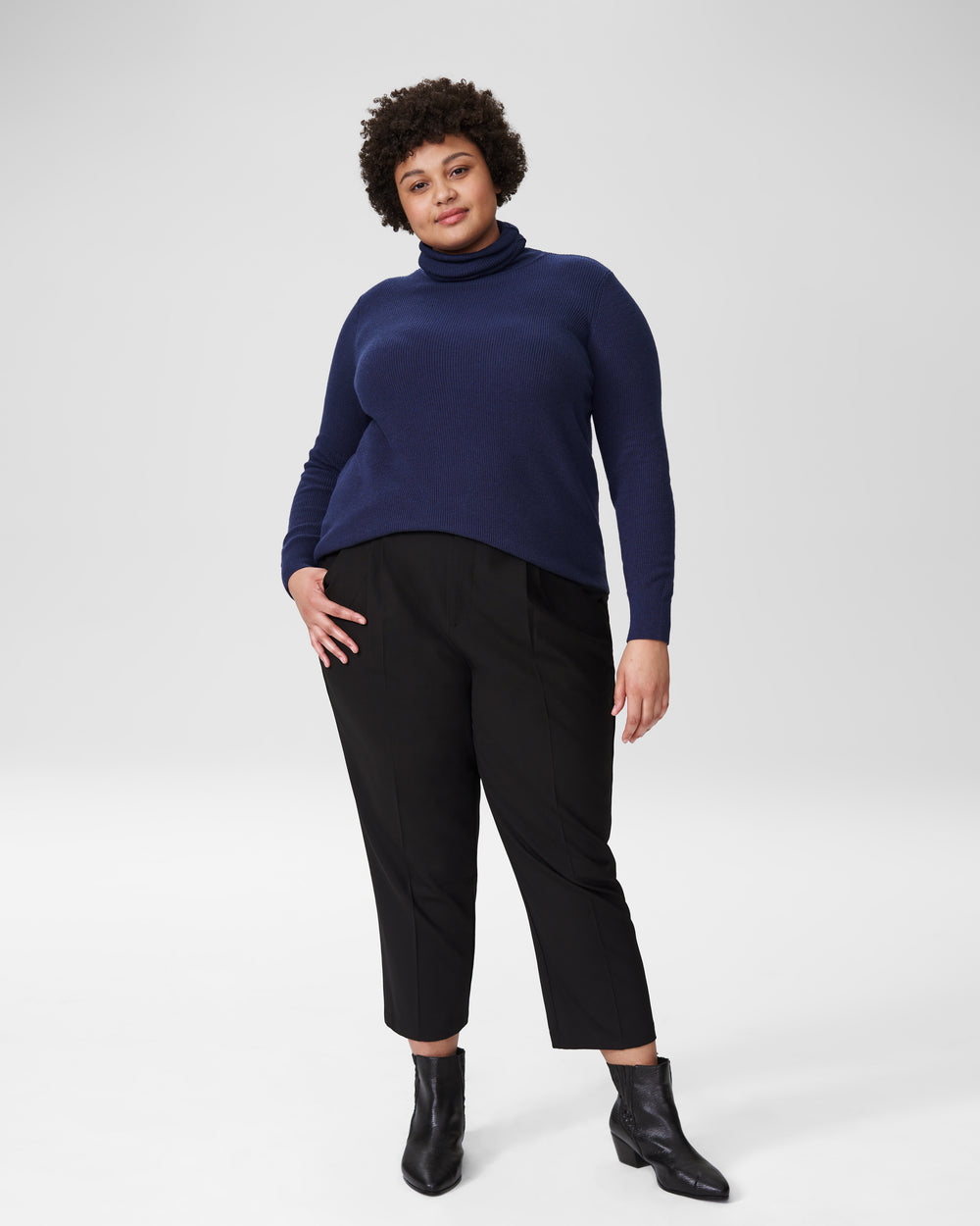 Silvia Slim Cut Cropped Trousers 25 inch - Black