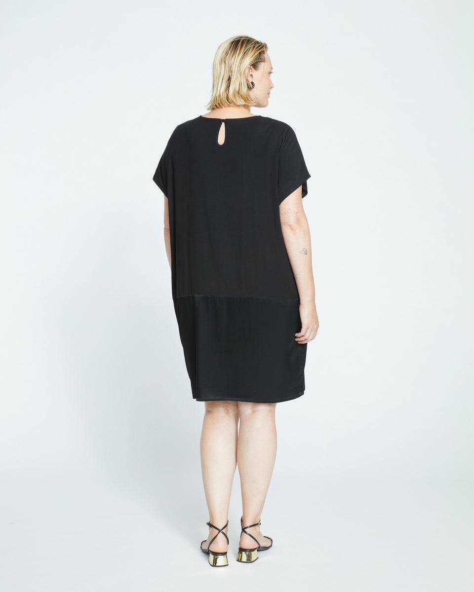 Avenir Double Luxe Dress - Black Zoom image 3