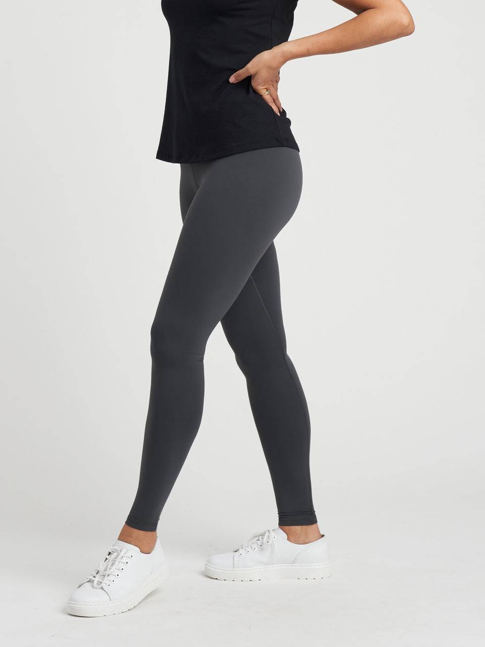 Nike, Pants & Jumpsuits, Nwt Nike Onewomens Highwaisted Printed Leggings  Xs
