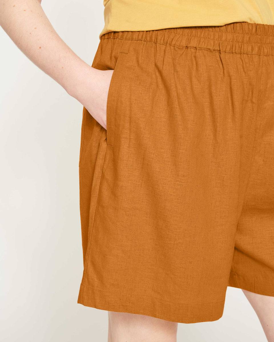 Juniper Linen Easy Pull-On Shorts - Caramel Zoom image 0